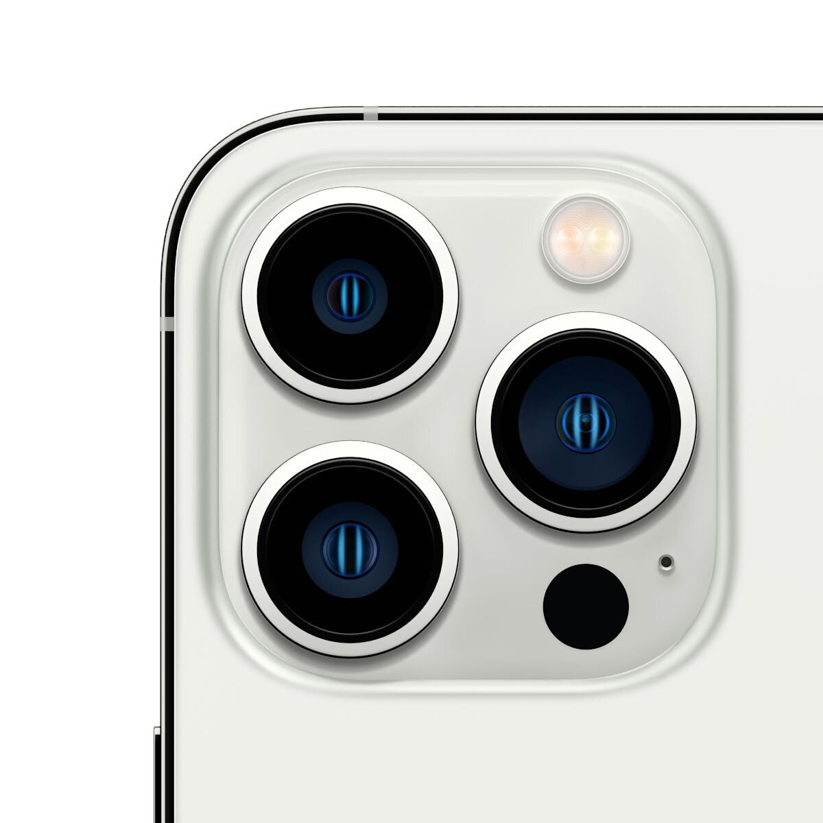 Primo piano di una fotocamera del telefono con tre lenti e un flash.