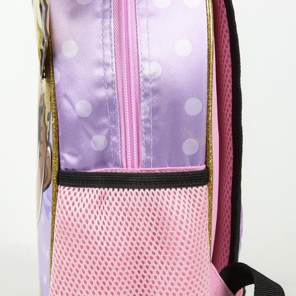 Vista lateral de una mochila con estampado de lunares, bolsillo de malla rosa y ribete negro.