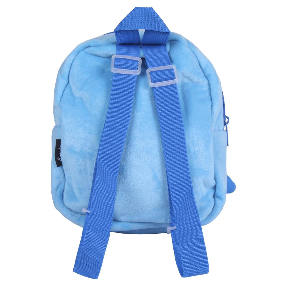 Mochila azul claro con correas azules y hebillas blancas en la parte trasera.