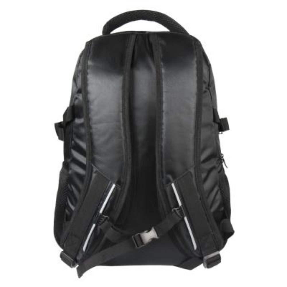 Mochila negra con dos franjas reflectantes blancas en las correas y un asa superior.
