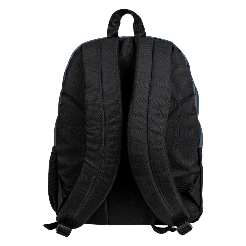 Mochila negra con detalles azules, dos correas para los hombros, asa superior y bolsillo lateral.