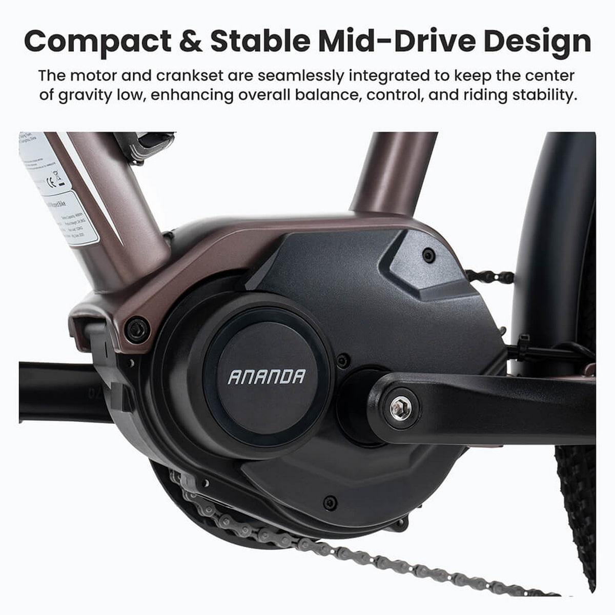 Zbliżenie silnika roweru. Tekst: Kompaktowa i stabilna konstrukcja napędu centralnego.