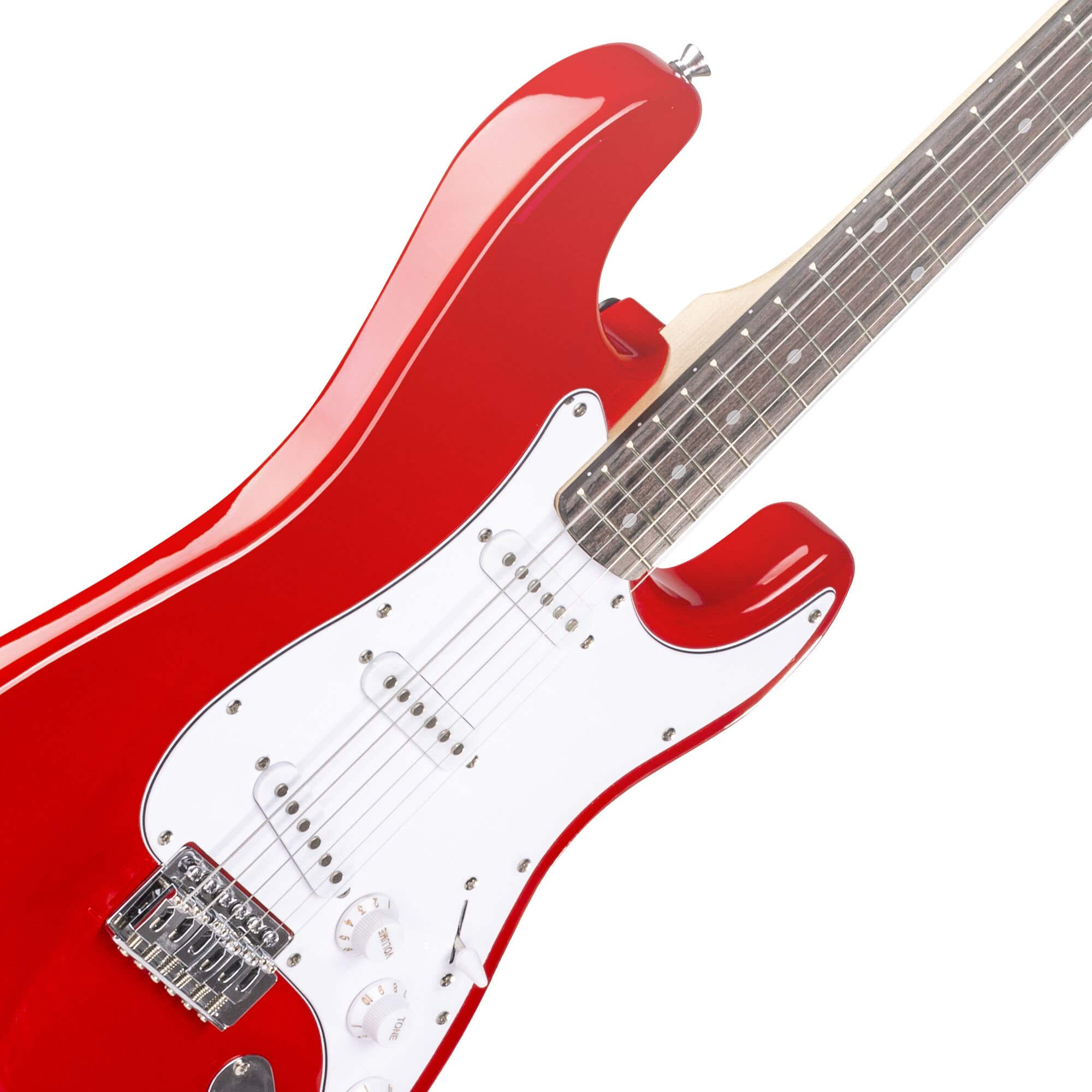 Le corps d'une guitare électrique rouge. Le pickguard blanc, les cordes et les commandes sont visibles.