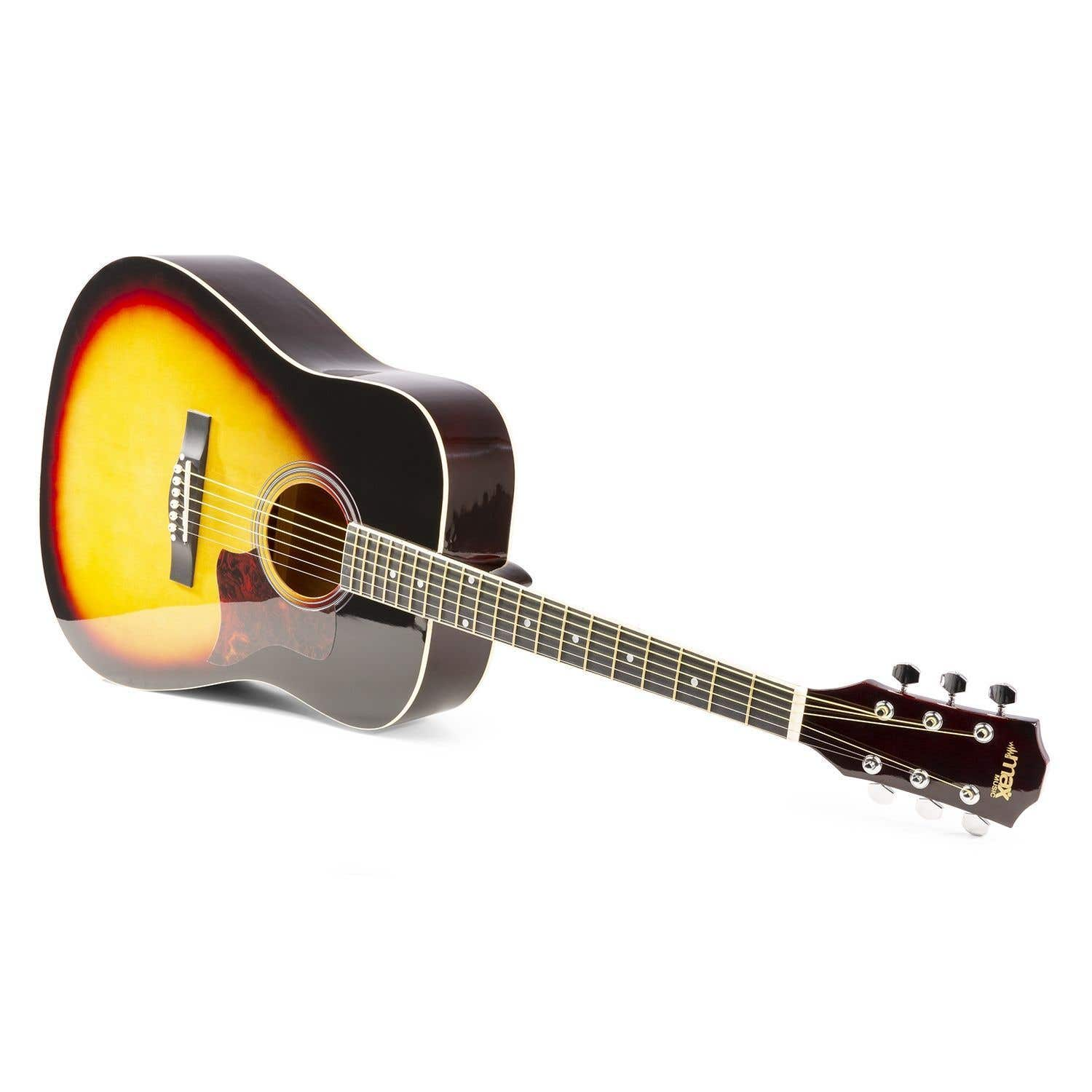 Akoestische gitaar met een sunburst afwerking, op een witte achtergrond.
