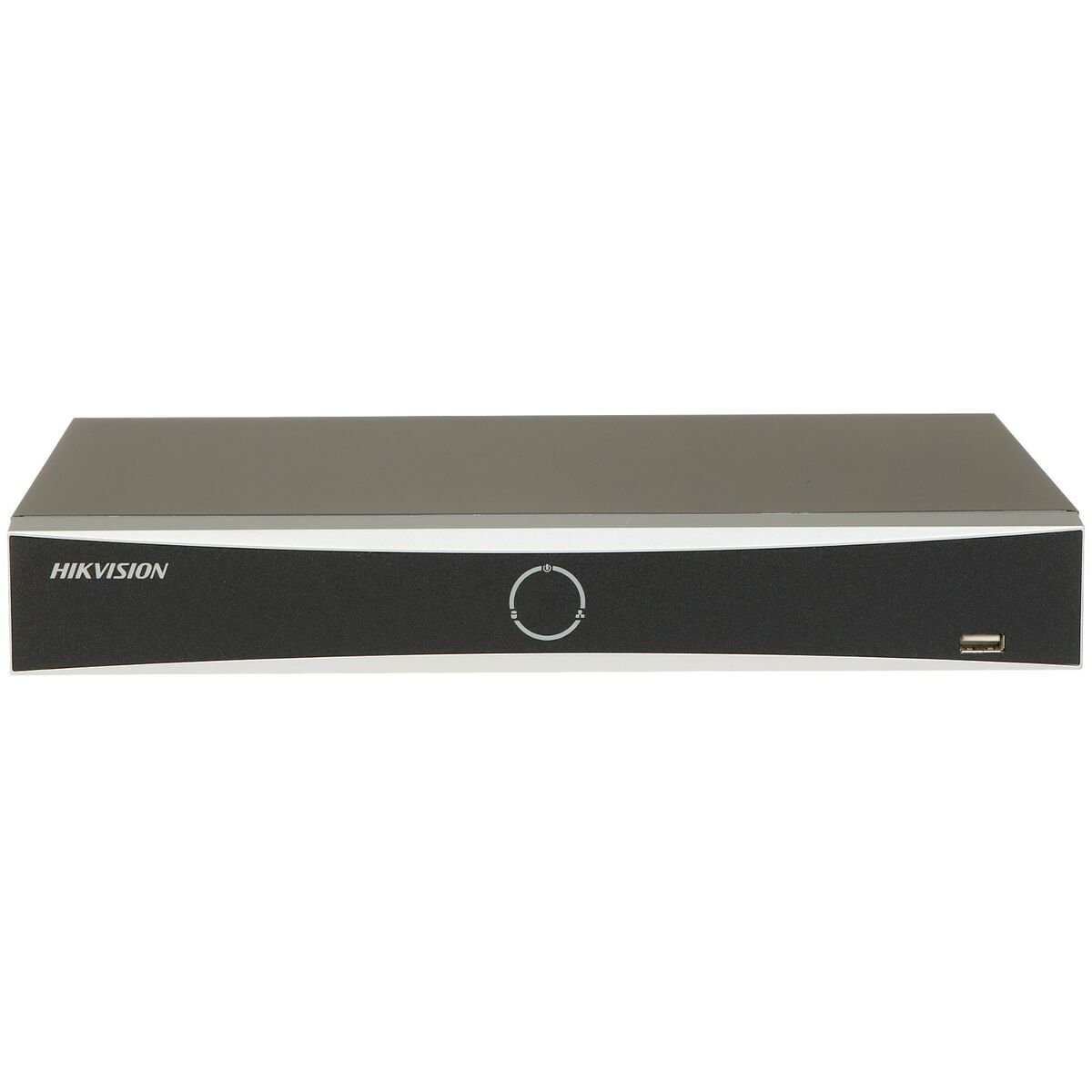 Schwarzer Hikvision DVR mit USB-Anschluss. Draufsicht, schräge Aufnahme. Silberne Zierleiste auf der Frontplatte.
