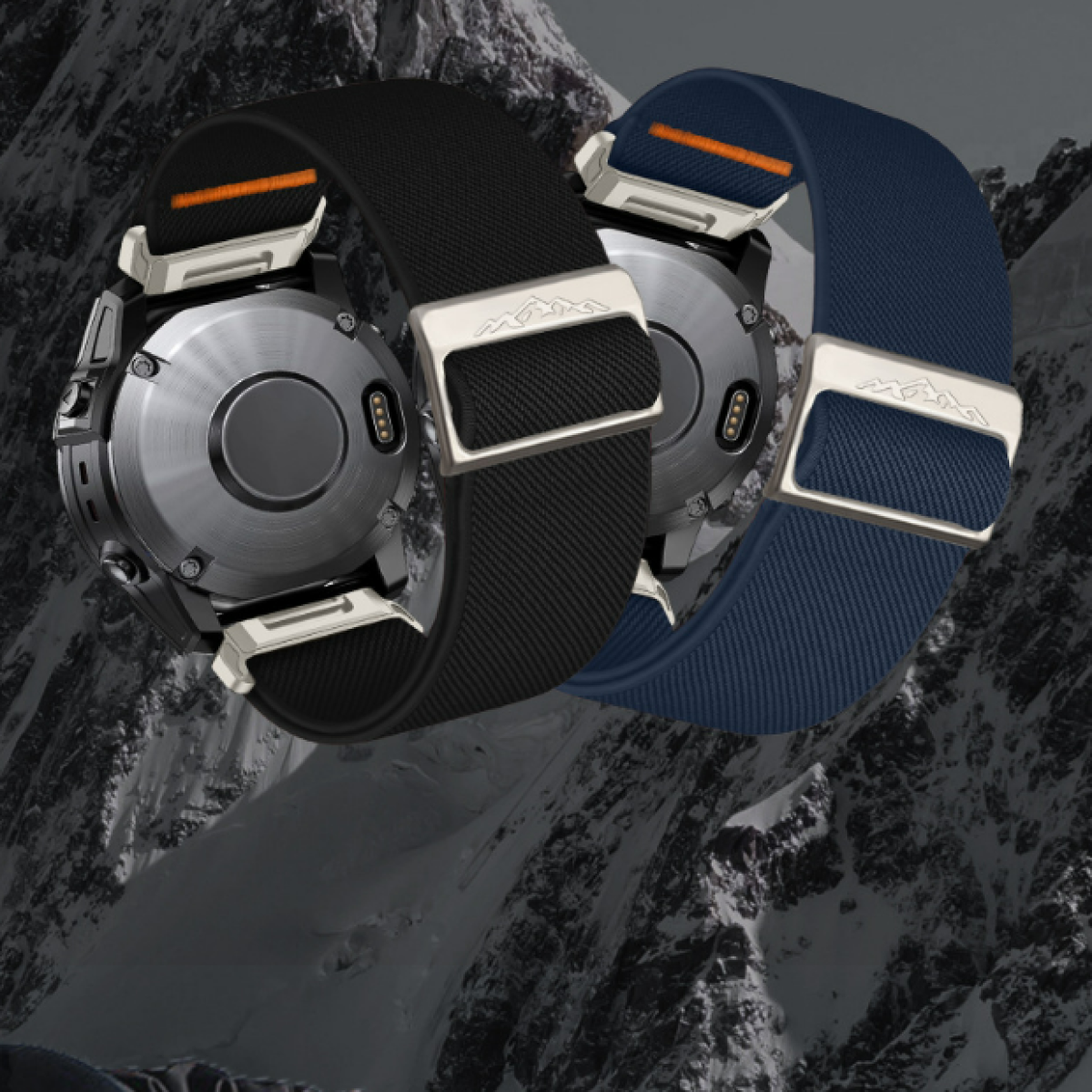 Zwei Smartwatch-Armbänder, eines schwarz und eines blau, vor einem Berg-Hintergrund.