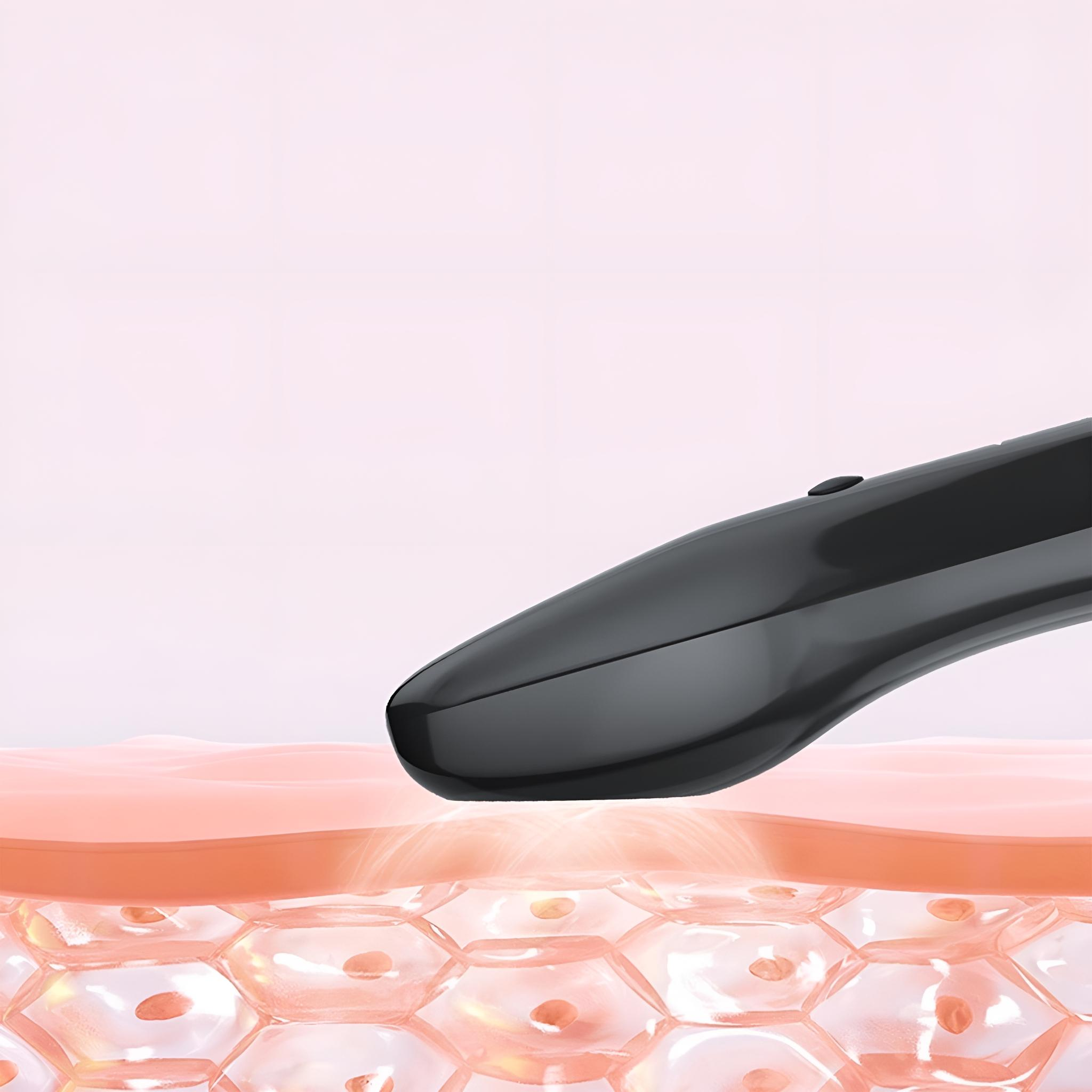 Schwarzes Gerät in der Nähe von Hautschichten, emittiert Licht. Pinker Hintergrund.