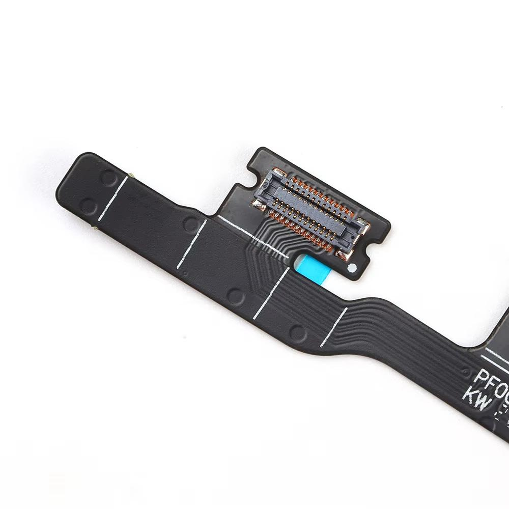 Componente elettronico nero con punti di connessione. Su sfondo bianco.