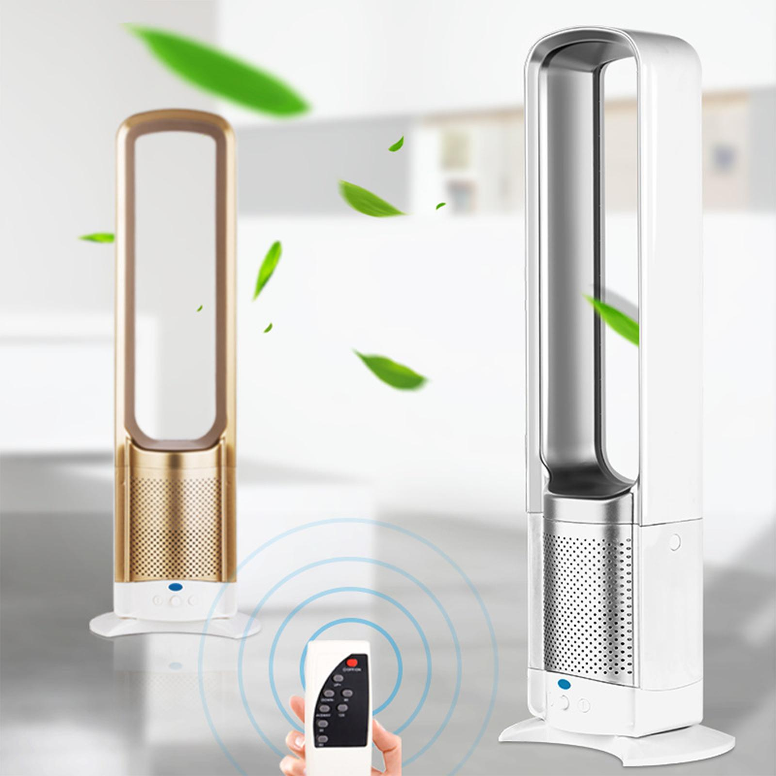 Zwei blattlose Ventilatoren, einer weiß, einer gold, mit einer Fernbedienung. Blätter schweben um die Ventilatoren.