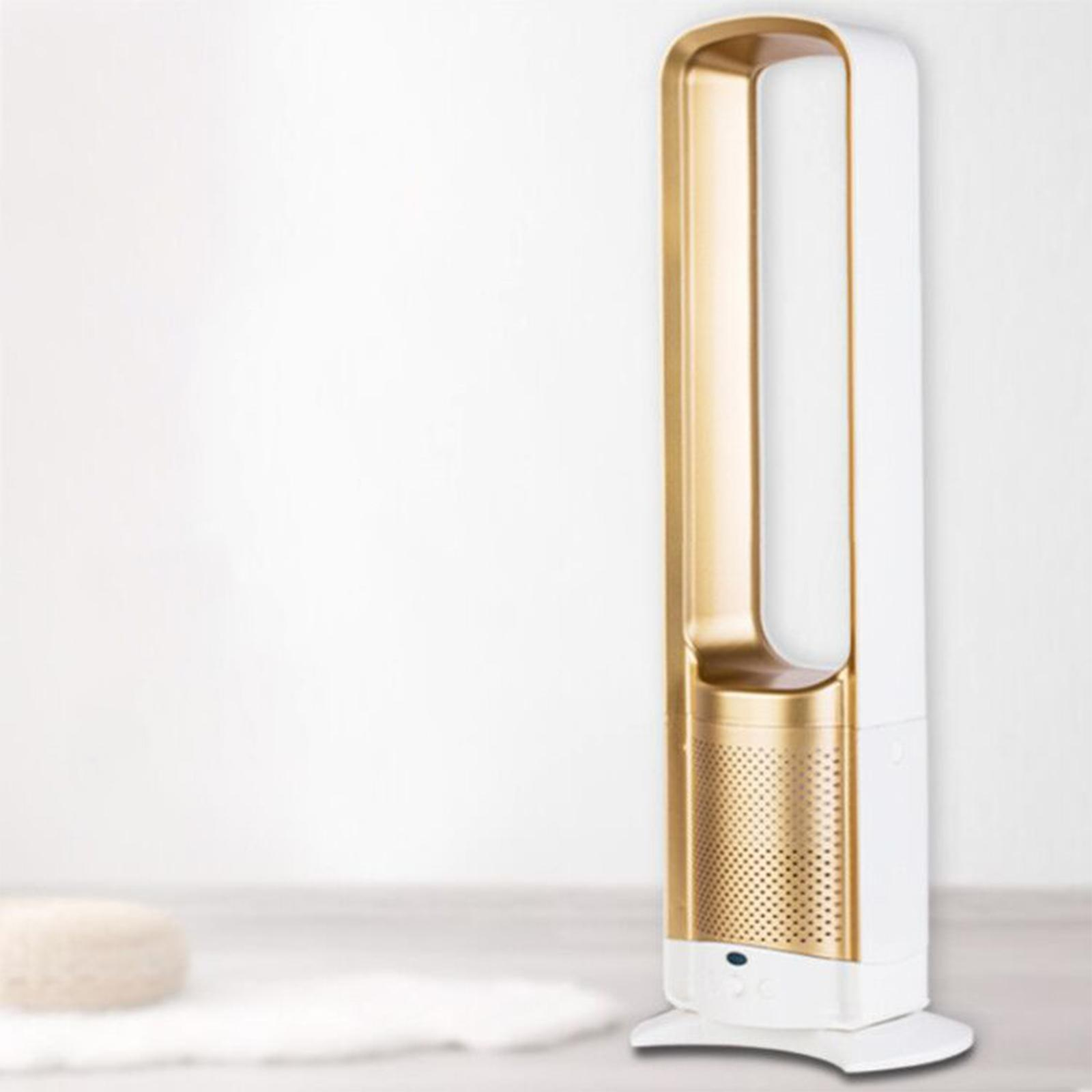 Weiß-goldener vertikaler Ventilator. Er ist hoch und schlank mit einem Sockel und Bedienelementen unten.