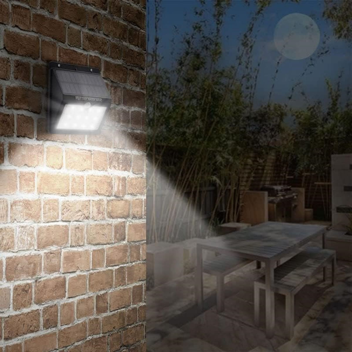 Eine solarbetriebene Wandleuchte beleuchtet eine Ziegelmauer und einen Hinterhof bei Nacht.
