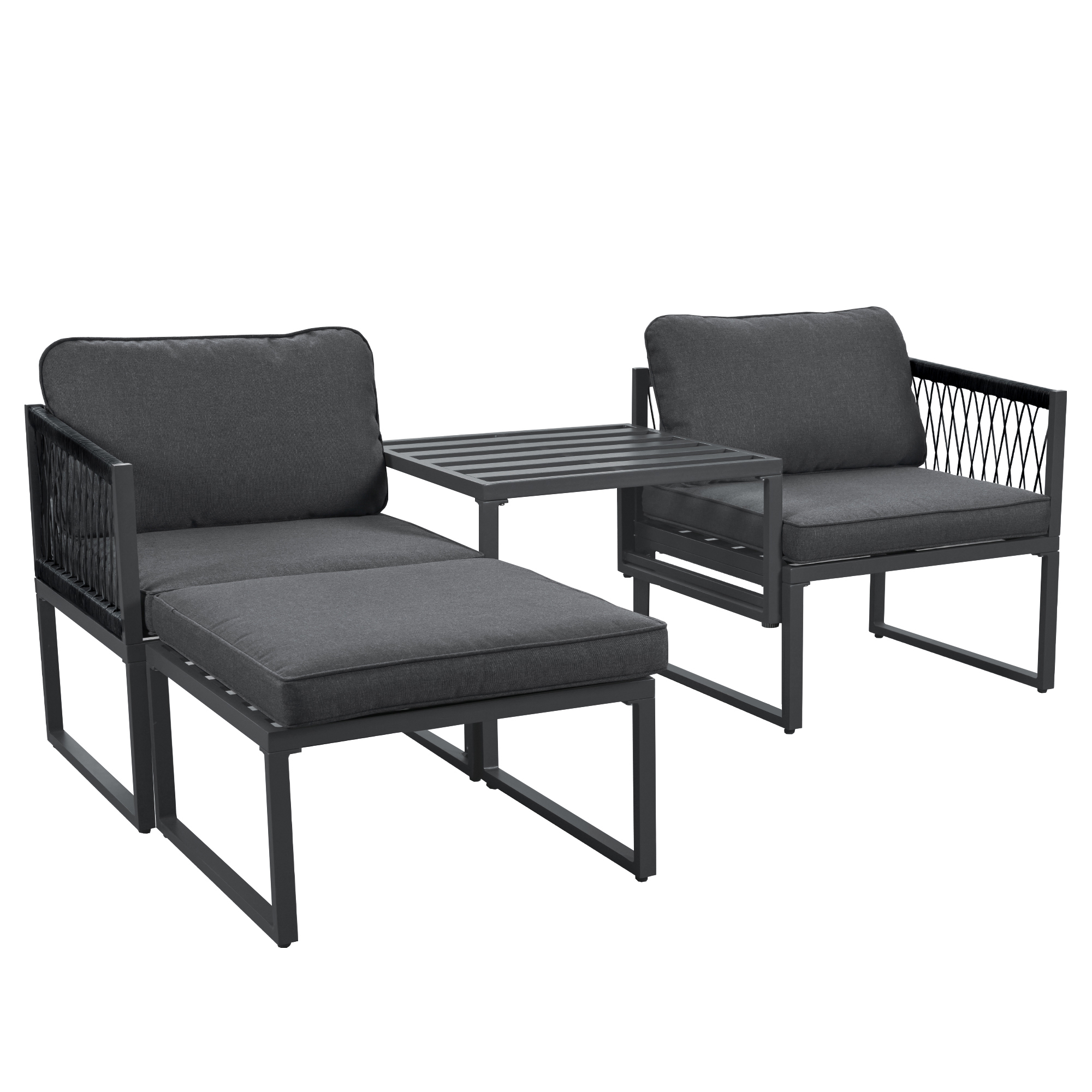 Ein graues Gartenmöbel-Set mit zwei Stühlen und einem Tisch. Die Stühle haben Kissen.