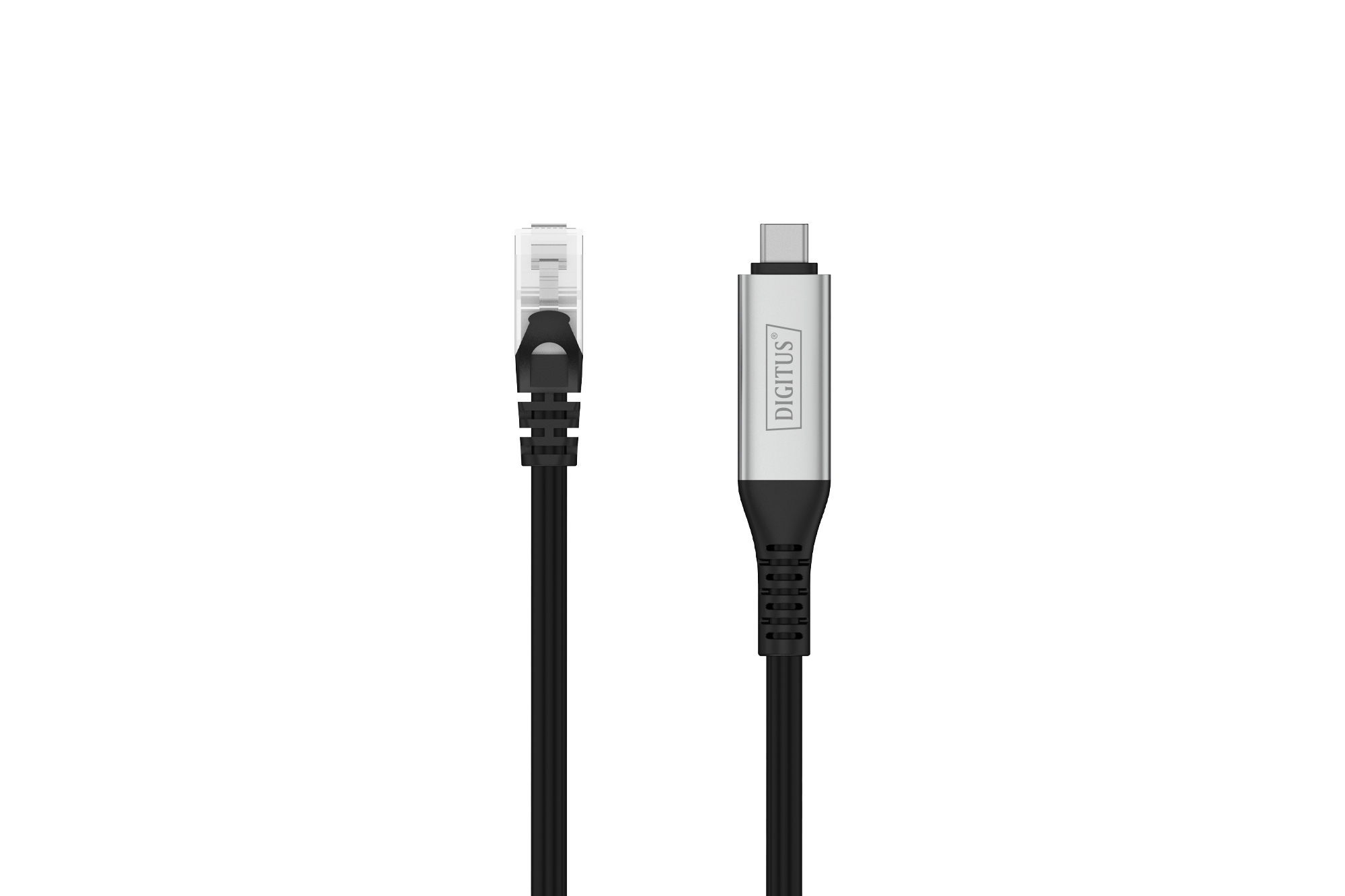 Zwarte netwerkkabel met RJ45 en USB-C connectoren, witte achtergrond.