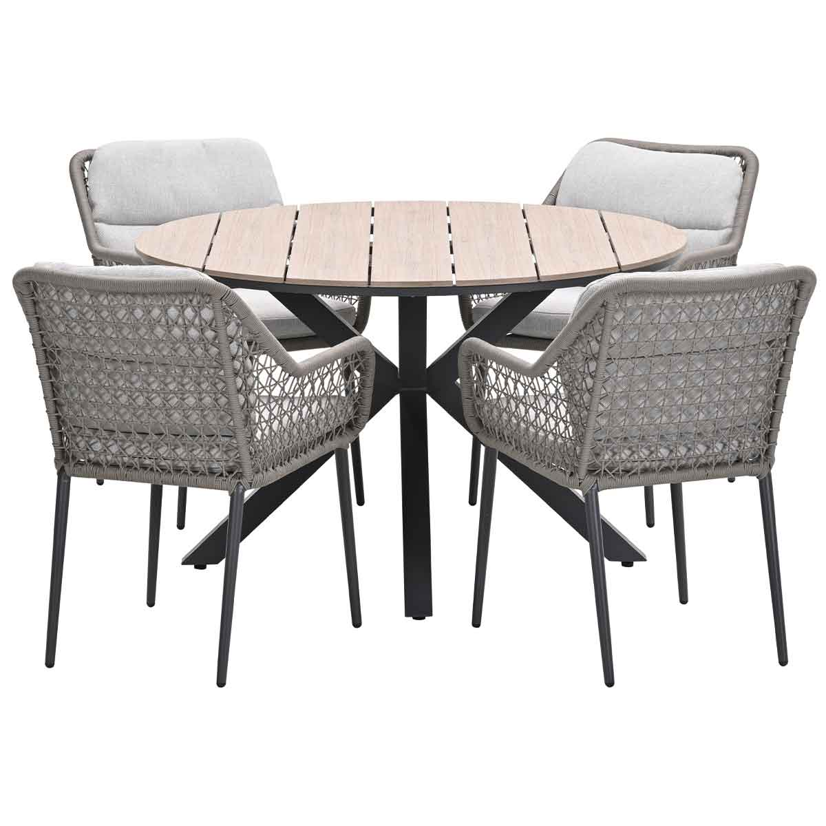 Une table ronde avec quatre chaises. Les chaises sont grises et la table est marron clair.