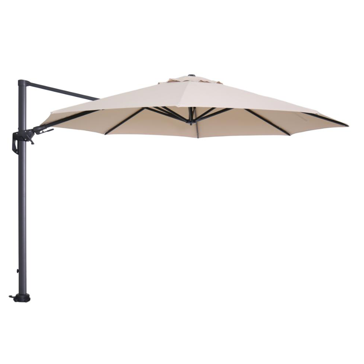 Beige zweefparasol met een vierkante vorm, witte achtergrond.