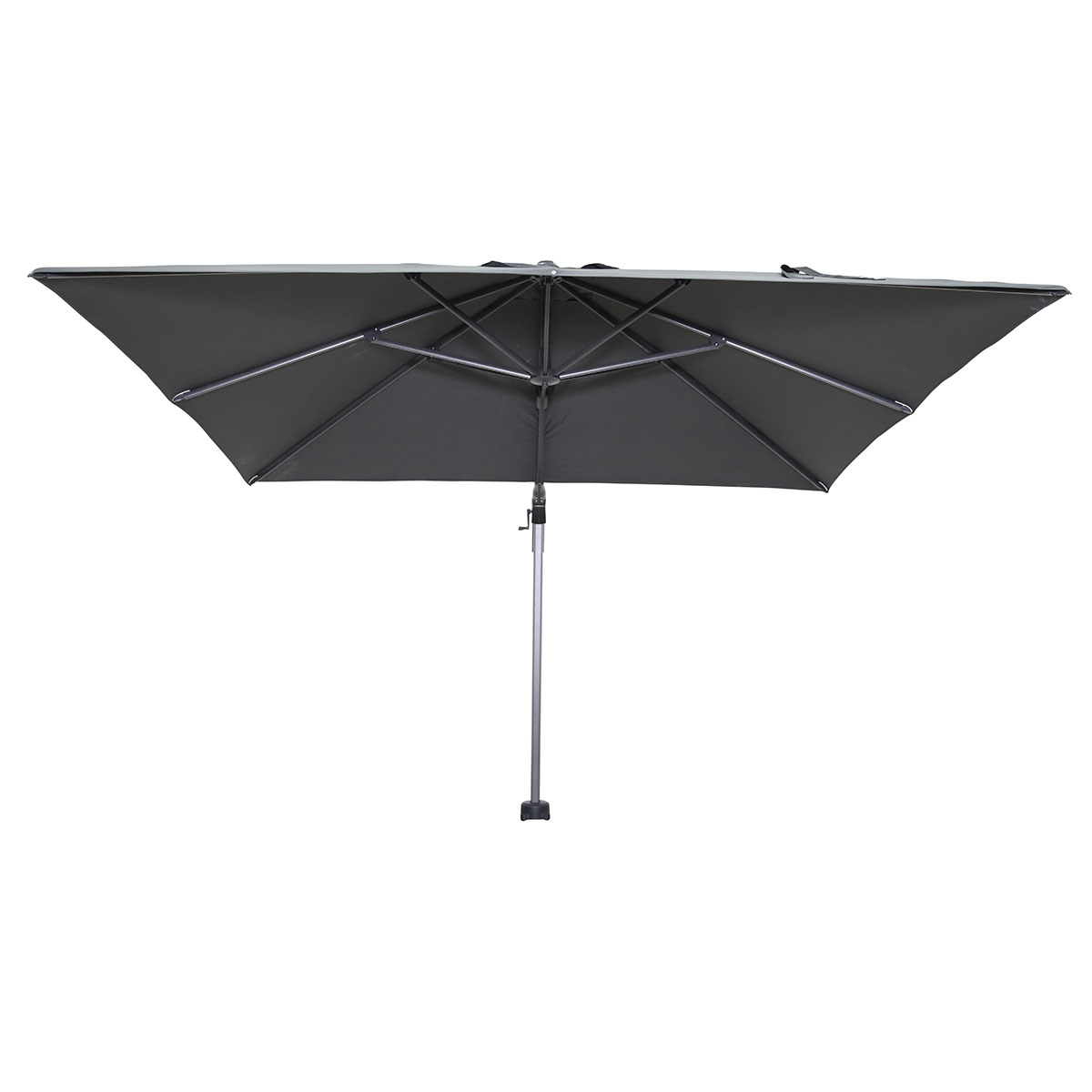 Parasol rectangulaire gris sur fond blanc. Mât gris foncé. Auvent ouvert.