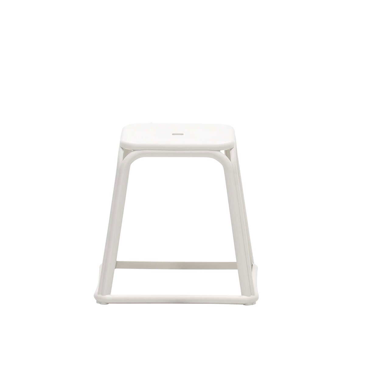 Un tabouret carré blanc avec une assise carrée et une base carrée.