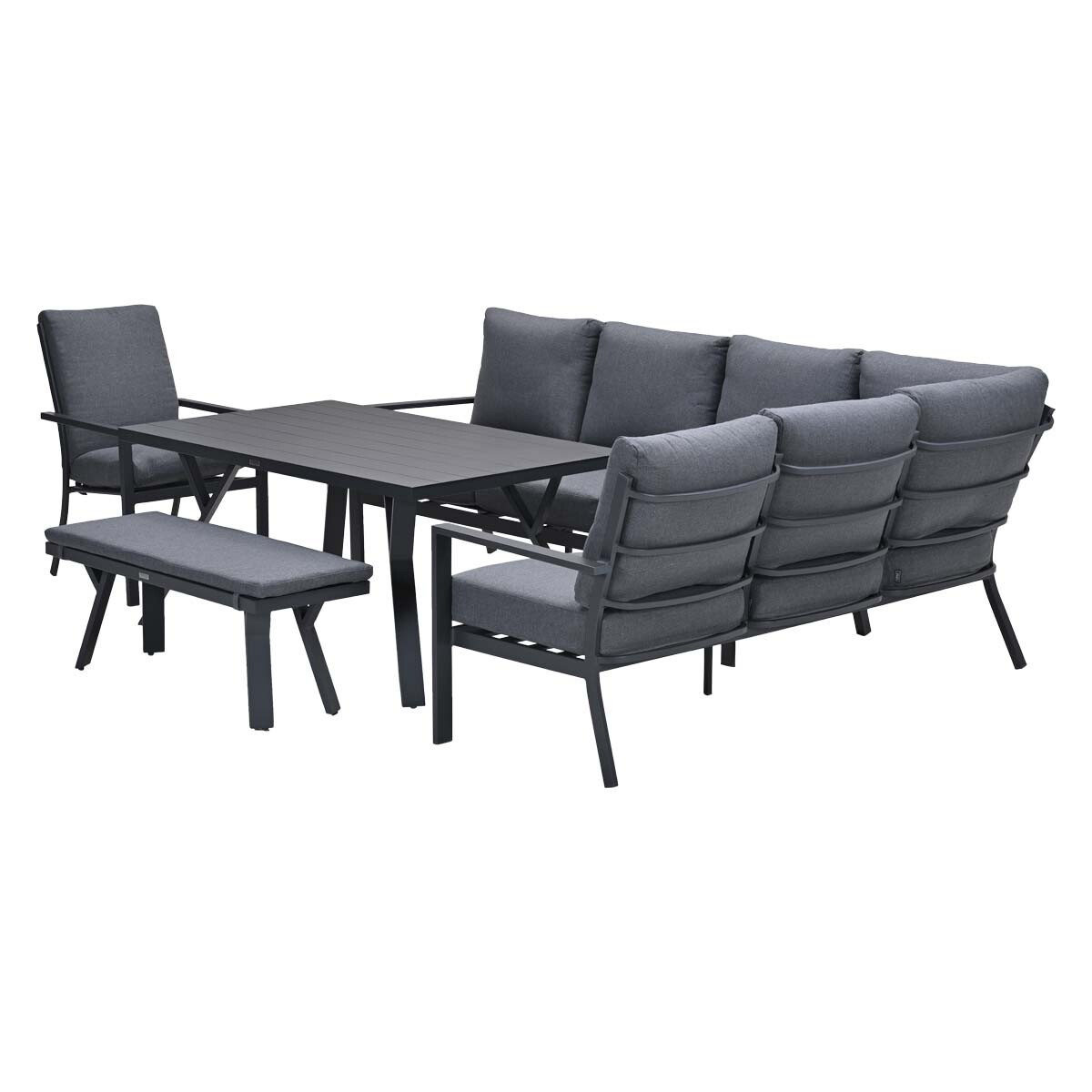Buitenmeubelset: bank, tafel, bank en stoel. Grijze kussens, zwarte frames, witte achtergrond.