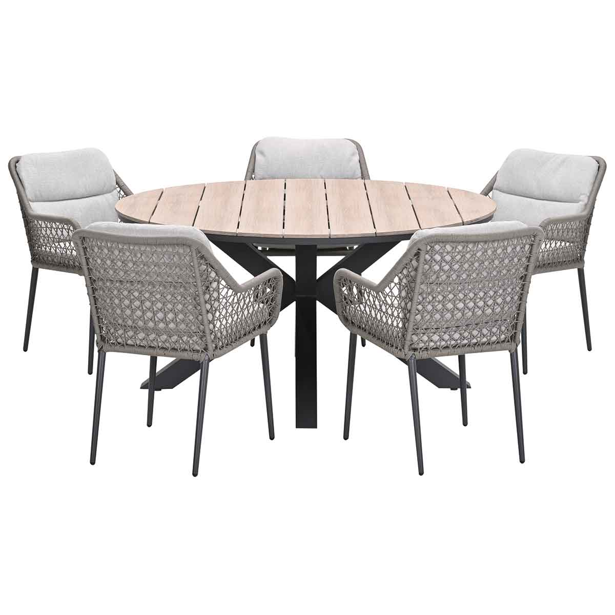 Eetset voor buiten. Ronde houten tafel, grijze stoelen. Modern design.