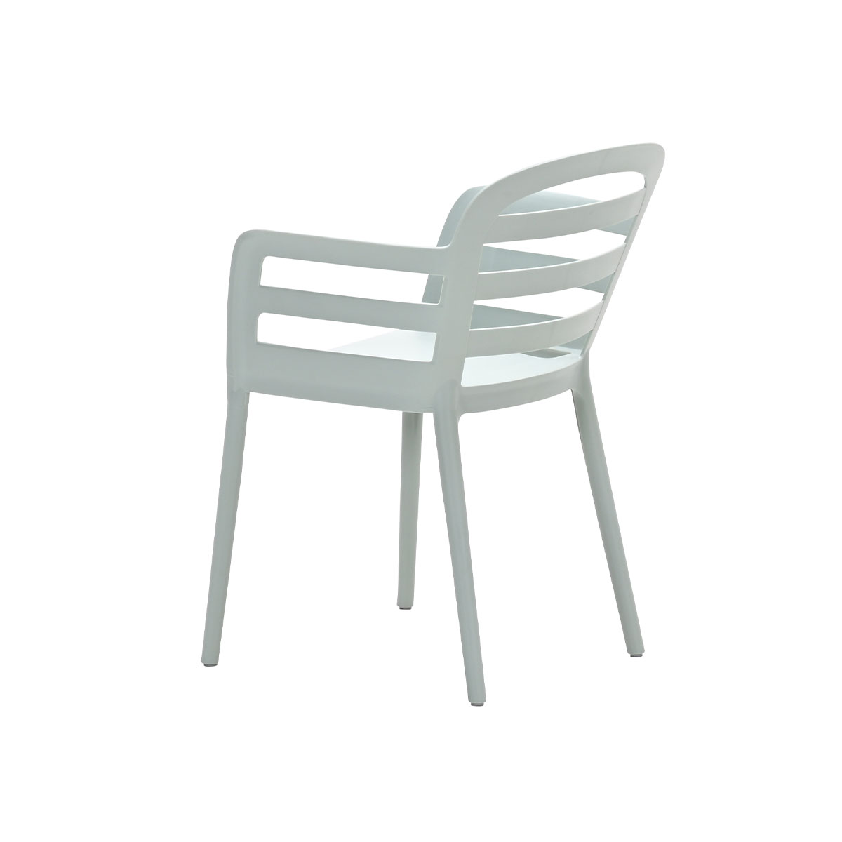 Chaise en plastique blanc, vue arrière. Lattes horizontales, sur fond blanc.