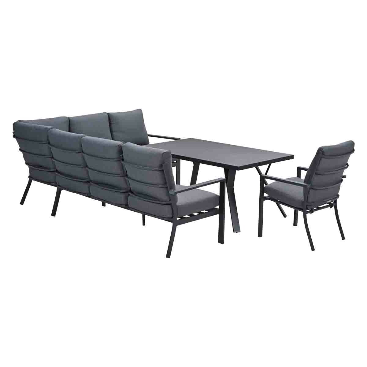 Buitenmeubelset: een bank, twee fauteuils en een tafel. De set is grijs met een modern design.