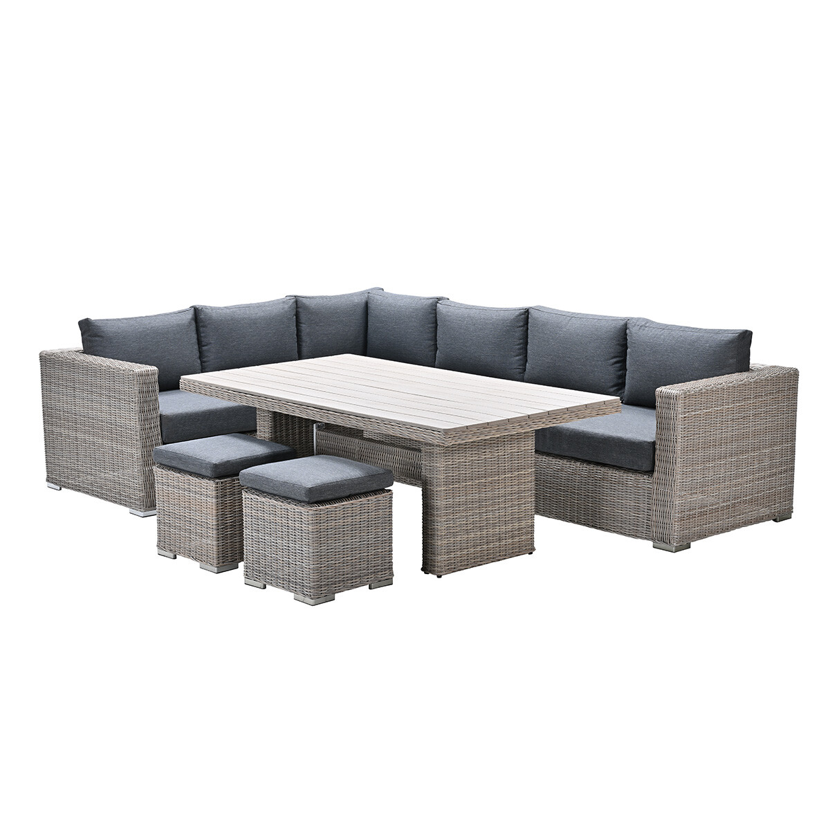 Ensemble de meubles d'extérieur en osier : canapé d'angle, table et tabourets. Coussins gris.