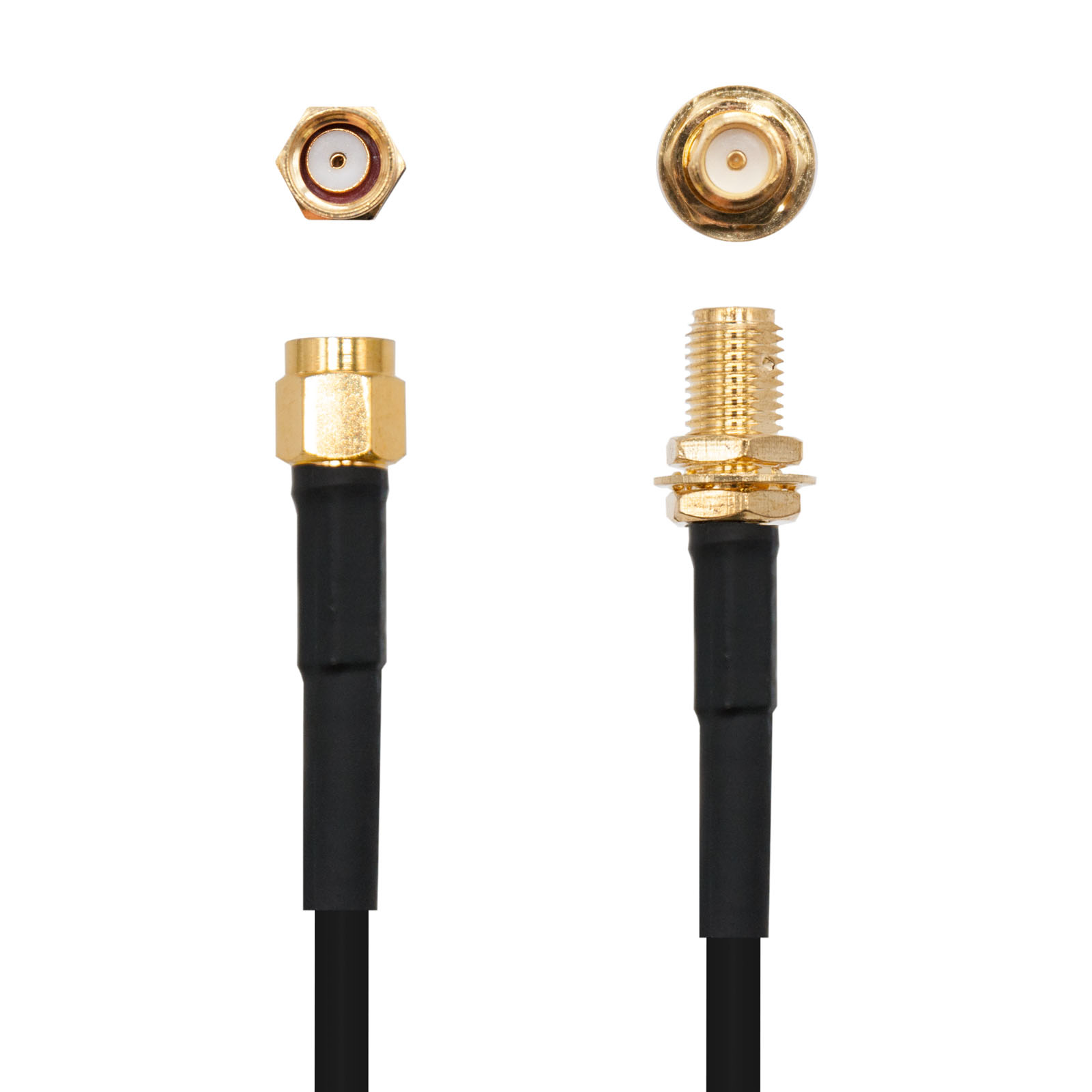 Twee goudkleurige S-SMA-connectoren verbonden door een zwarte kabel op een witte achtergrond.