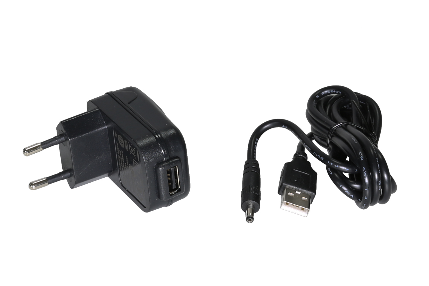 Czarna ładowarka i czarny kabel USB ze złączem USB-A i DC.