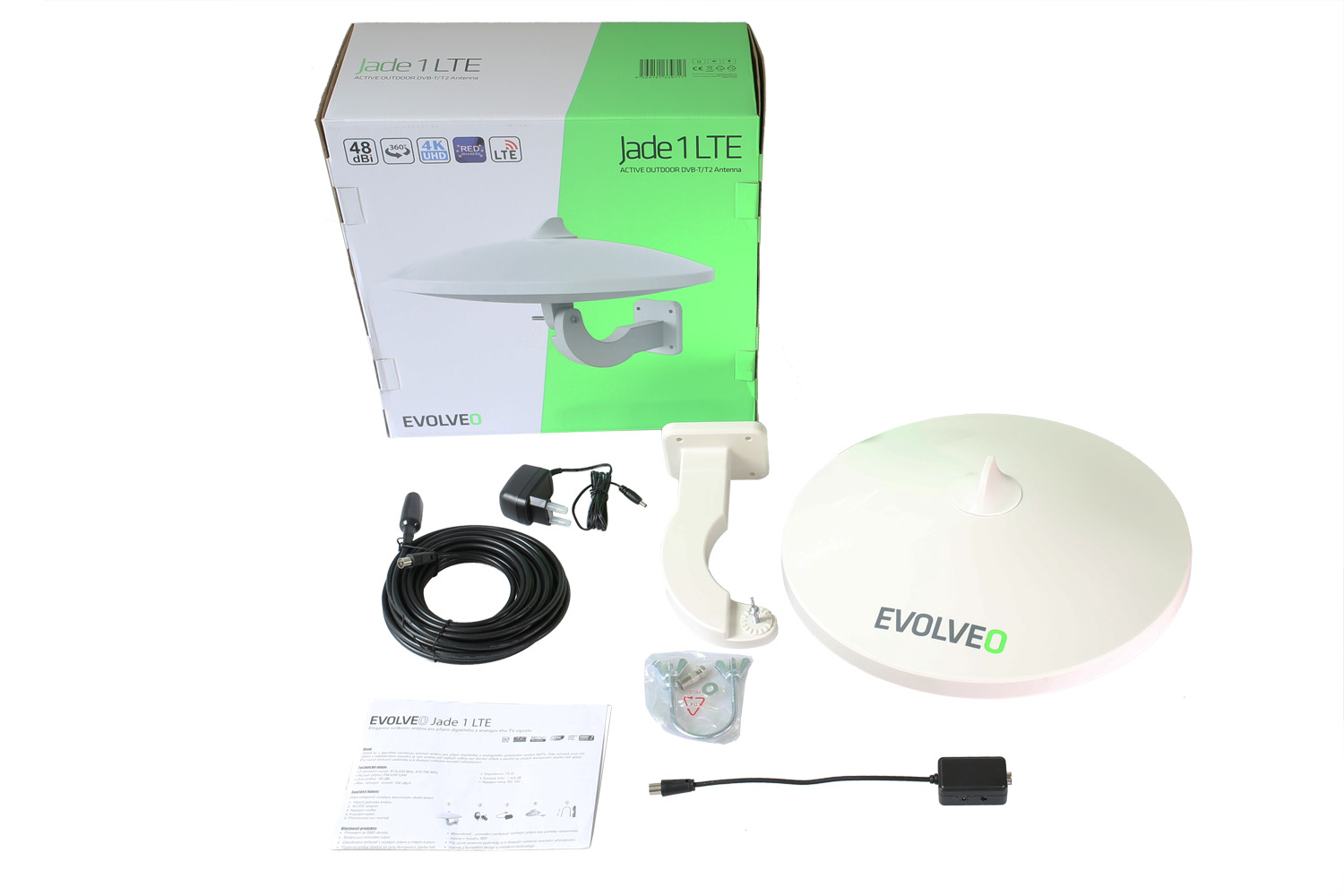 Biała antena i komponenty. Pudełko z tekstem. Białe tło.