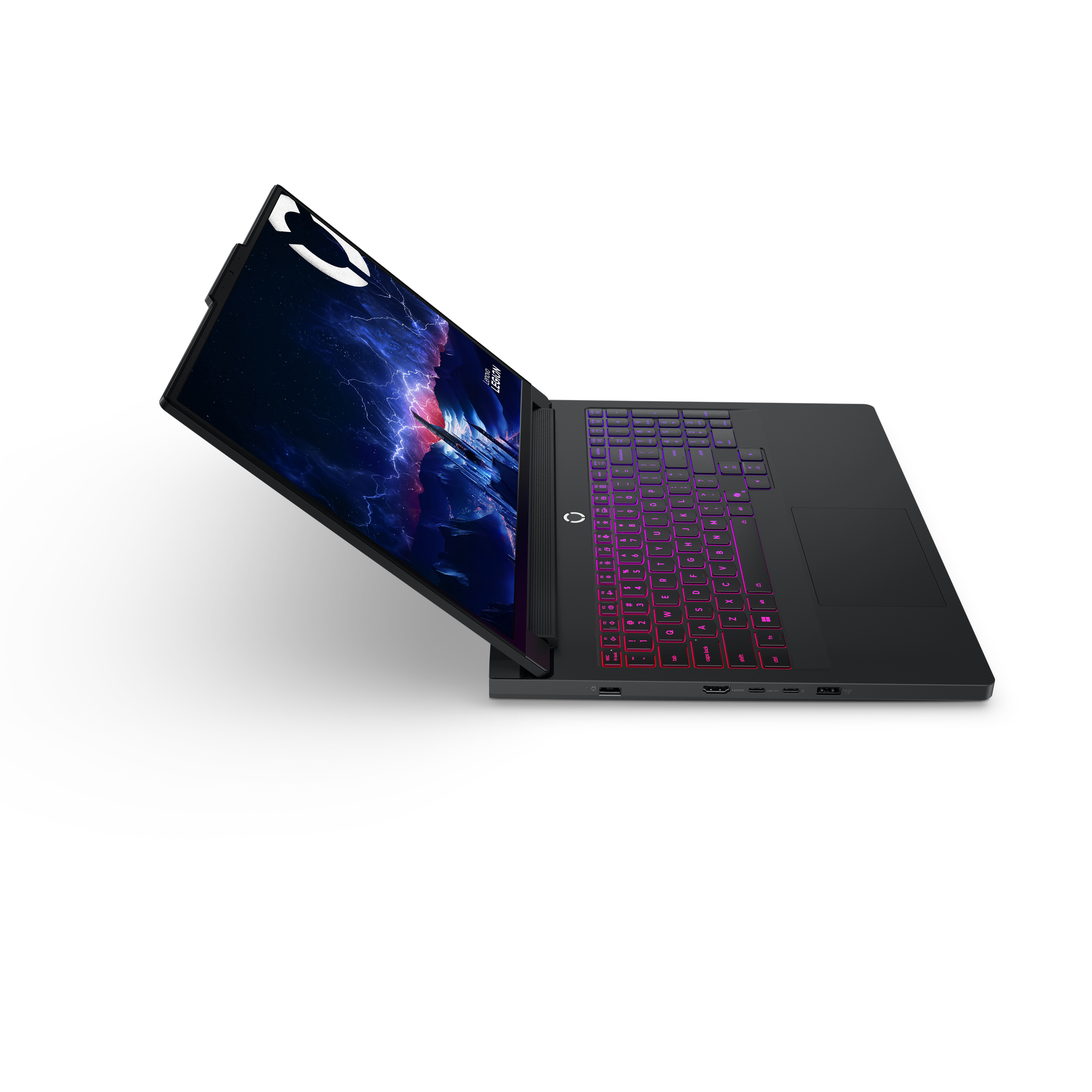 Ordinateur portable noir ouvert, montrant clavier avec lumières colorées, fond blanc.