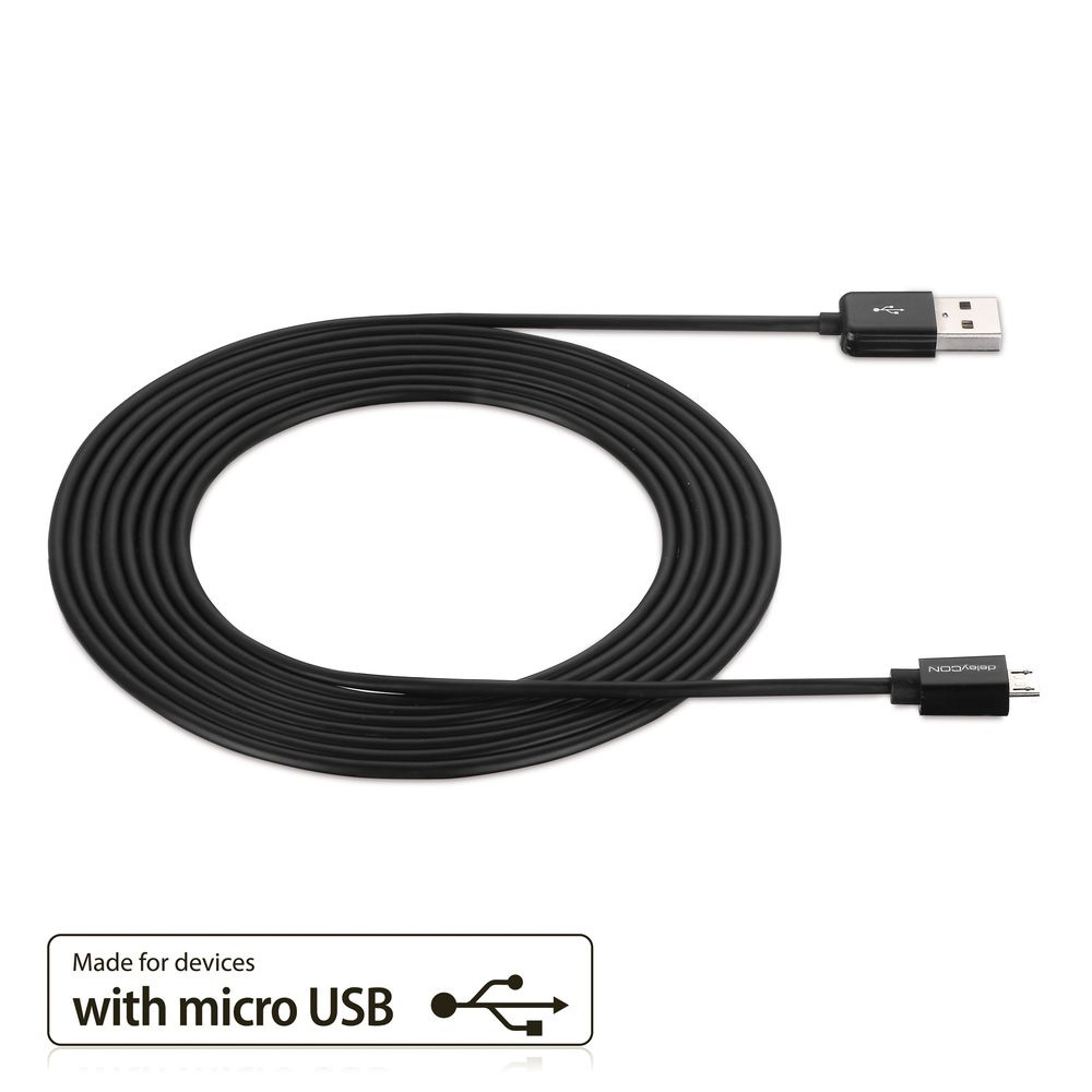 Ein schwarzes USB-Kabel, zu einem Kreis geformt, mit Micro-USB- und USB-Anschluss, auf weißem Hintergrund.