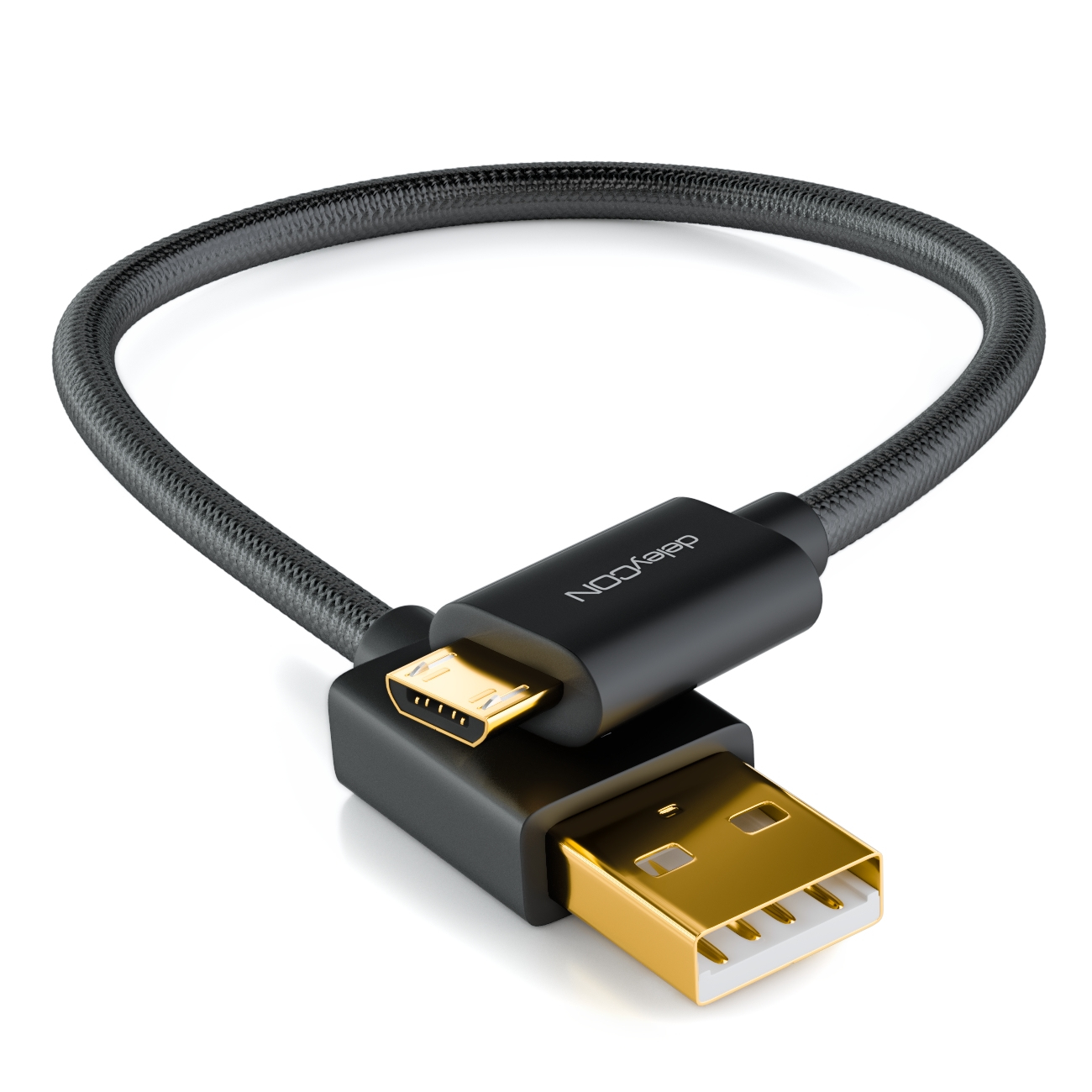 Schwarzes USB-zu-Micro-USB-Kabel in L-Form. Weißer Hintergrund.