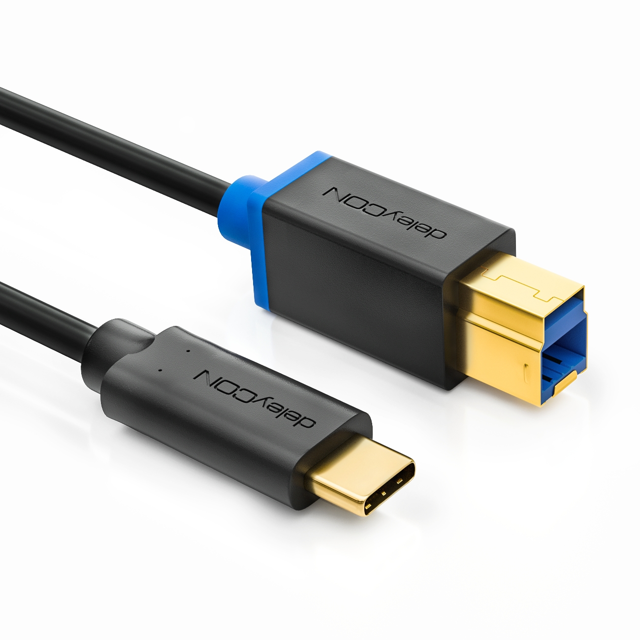Schwarzes USB-C-Kabel mit blauen und goldenen Akzenten, mit USB-C- und USB-A-Anschluss.