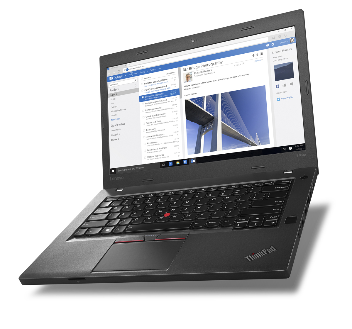 Schwarzer Lenovo ThinkPad Laptop mit einem E-Mail-Posteingang. Abgewinkelte Ansicht auf weißem Hintergrund.