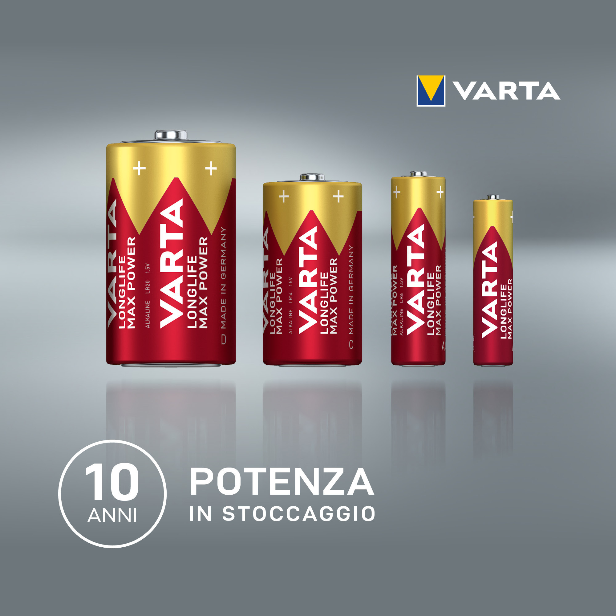 Cuatro pilas VARTA Max Power de diferentes tamaños sobre una superficie gris reflectante.