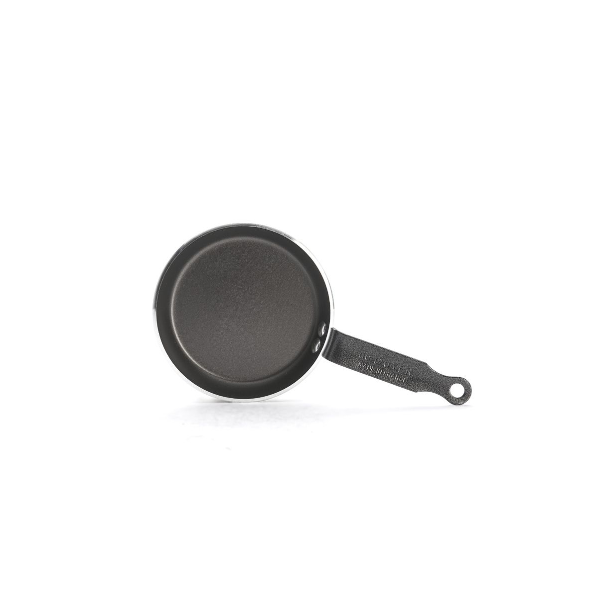 Petite poêle ronde grise avec une poignée noire, vue de dessus, fond blanc.