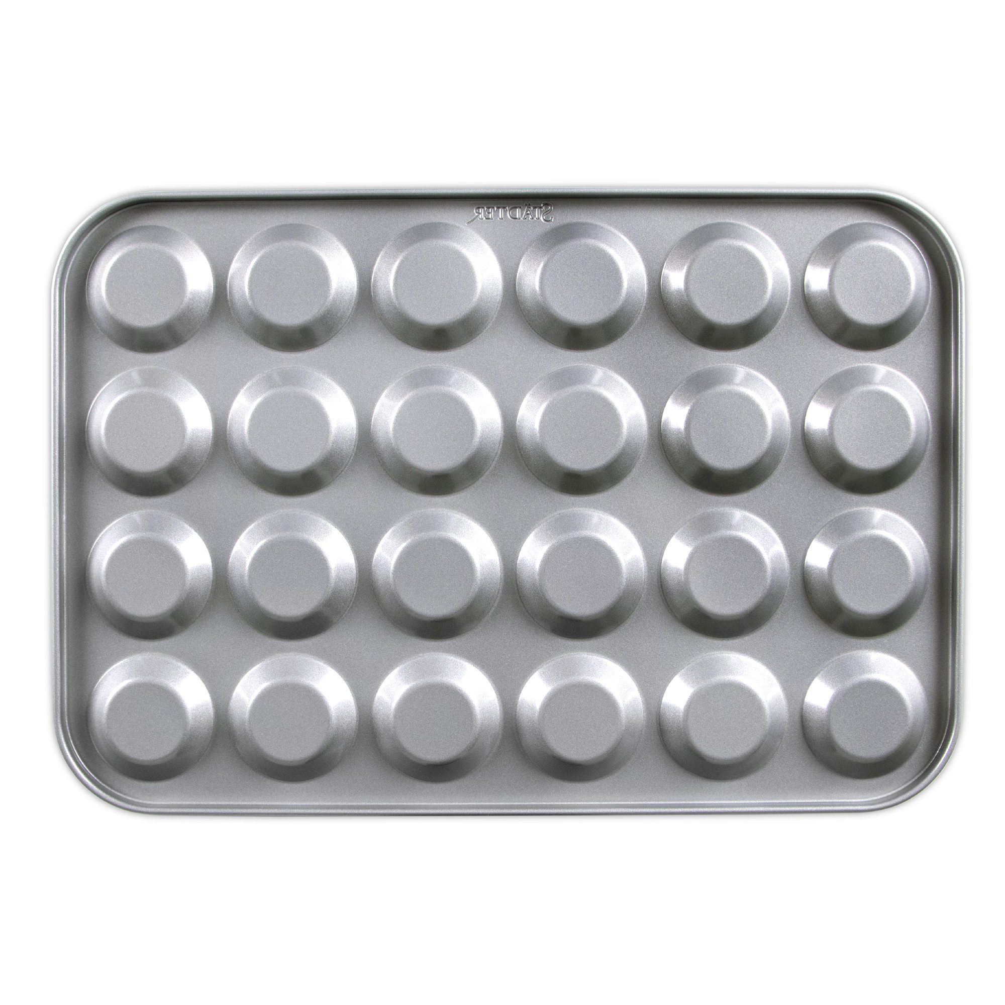 Silberne Muffinform mit 24 kreisförmigen Formen, freigestellt auf weißem Hintergrund.
