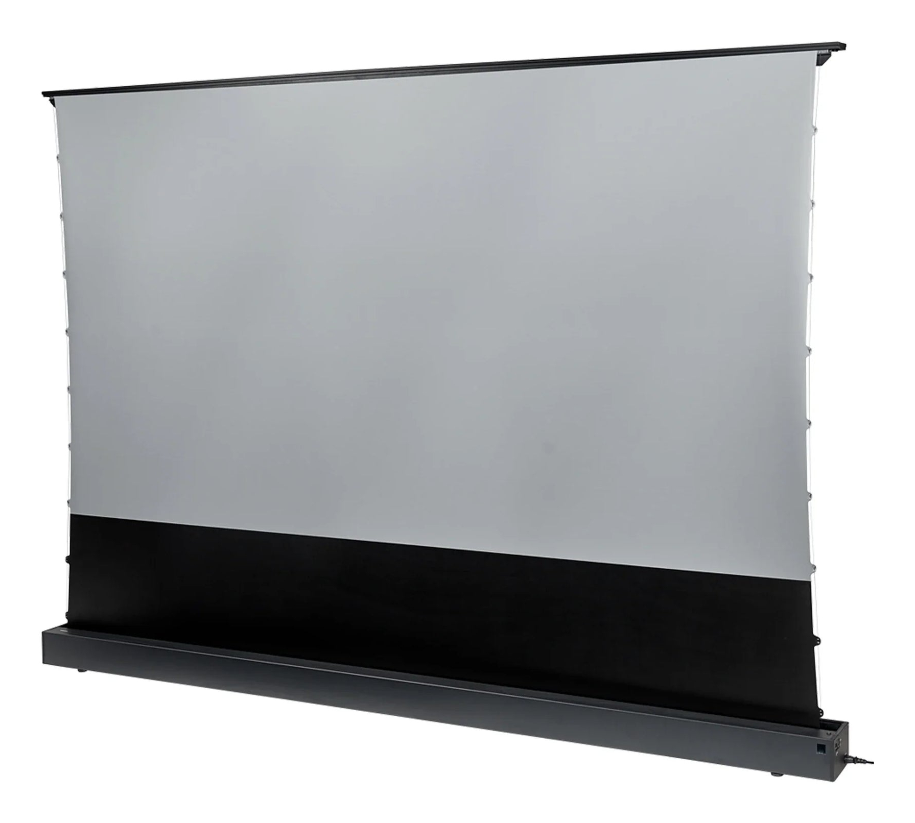 Große, offene Projektorleinwand. Schwarze untere Leiste, weißer Bildschirm. Silberne Stützen.
