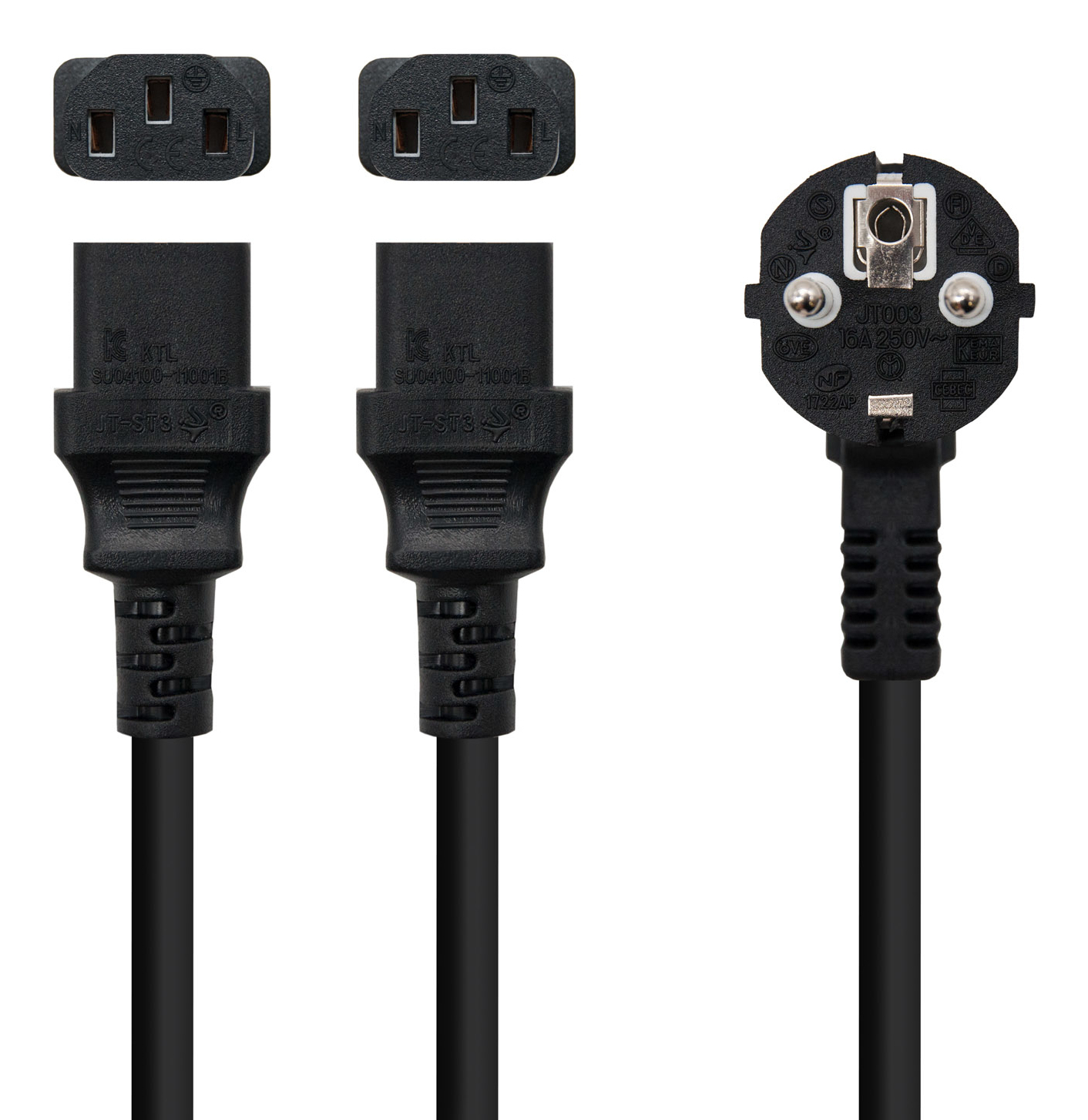 Drie zwarte netsnoeren met vrouwelijke connectoren en een mannelijke stekker, op witte achtergrond.
