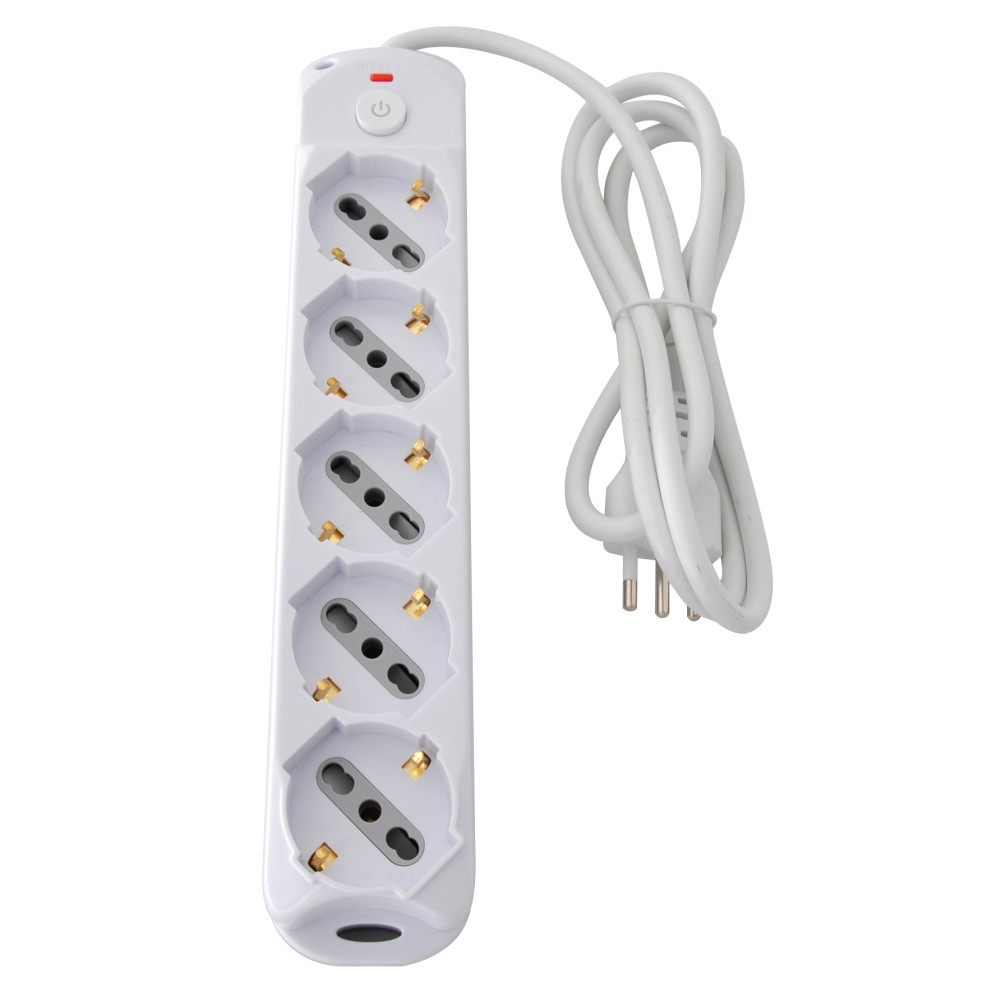 Multipresa bianca con cinque prese, un pulsante di accensione e un cavo bianco.