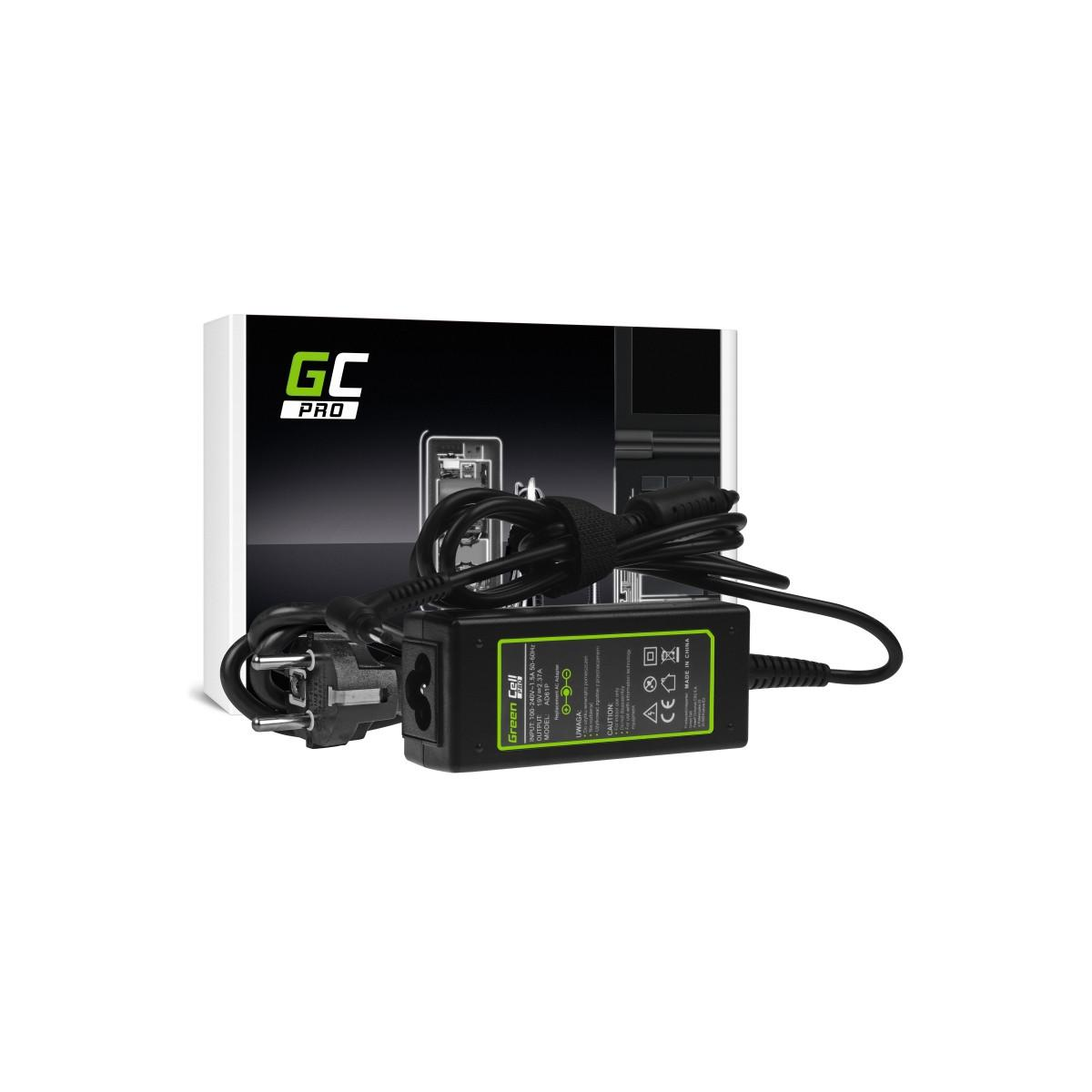 Ładowarka do laptopa Green Cell Pro z kablem zasilającym i pudełkiem.