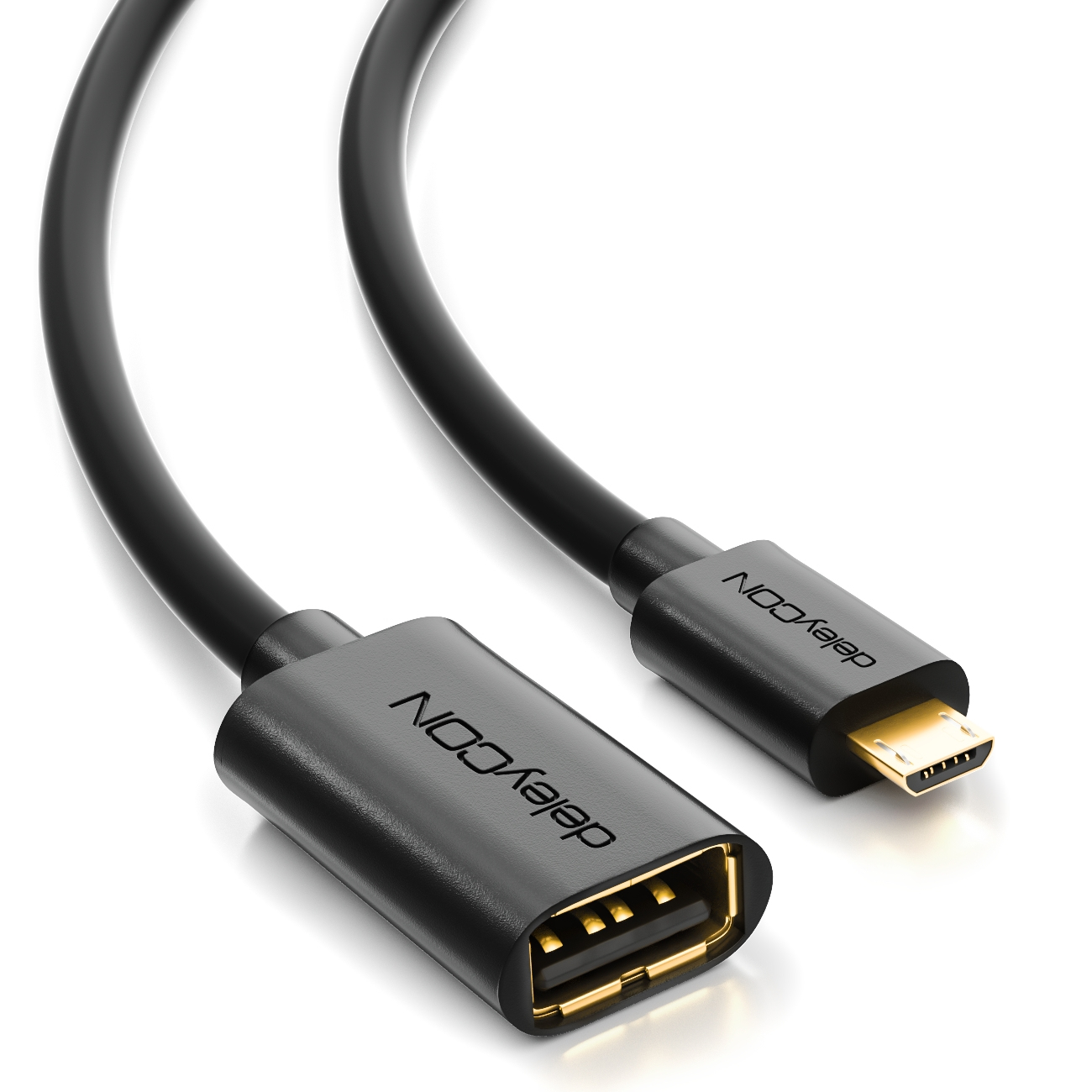Ein schwarzes USB-zu-Micro-USB-Kabel. Der Hintergrund ist weiß.