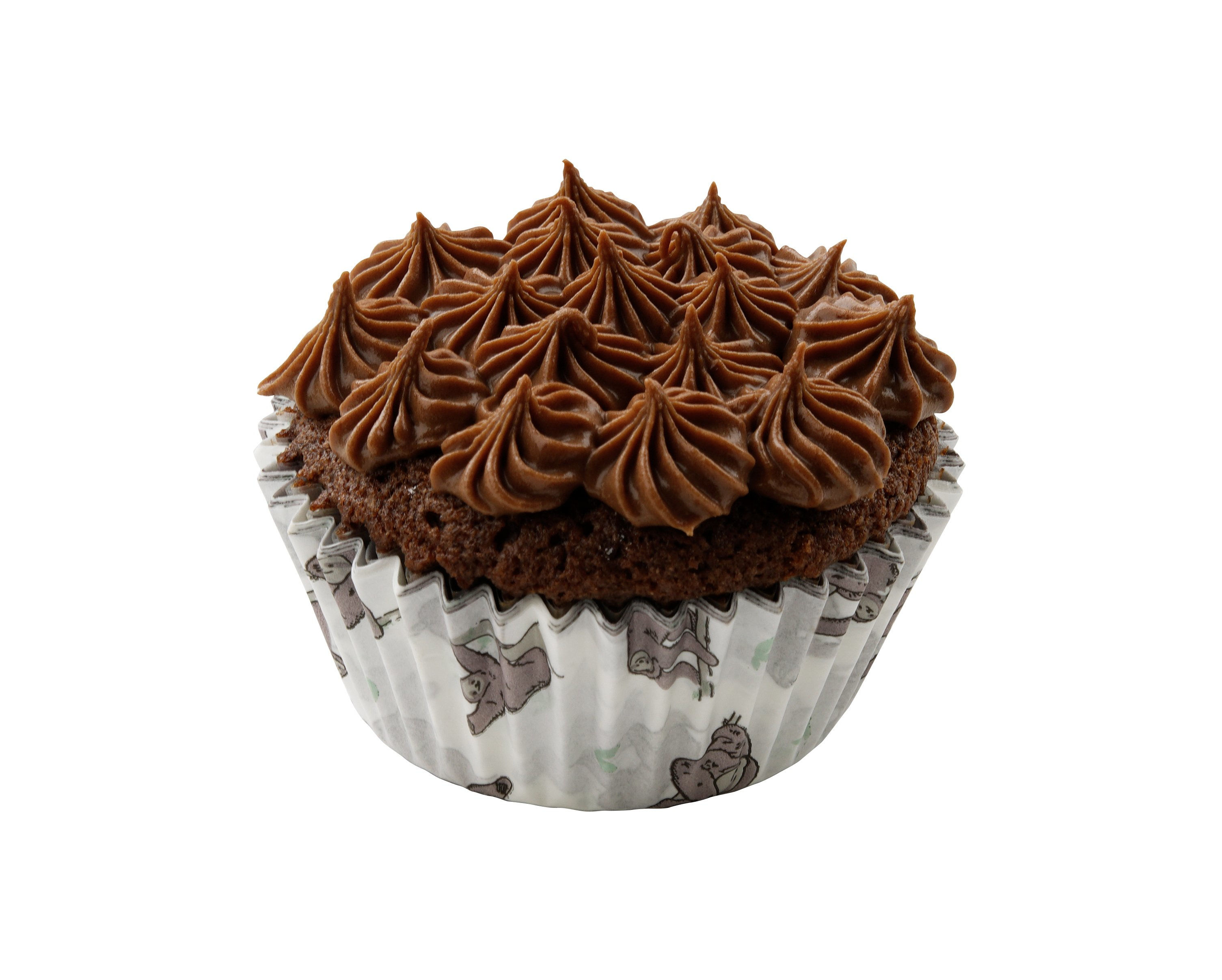 Schokoladen-Cupcake mit Zuckerguss auf weißem Hintergrund.