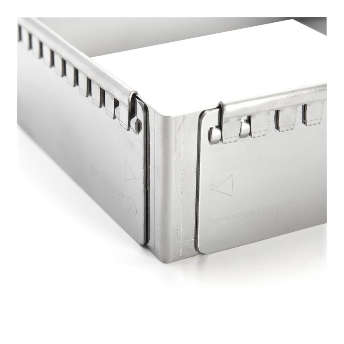 Forma do pieczenia ze stali nierdzewnej z mechanizmem składania. Wyprodukowano we Francji.