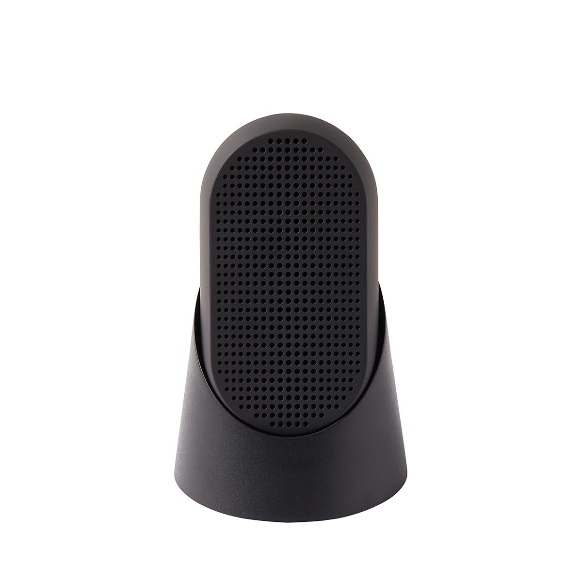 Czarny głośnik na podstawce. Głośnik ma wzór otworów. Tło jest białe.