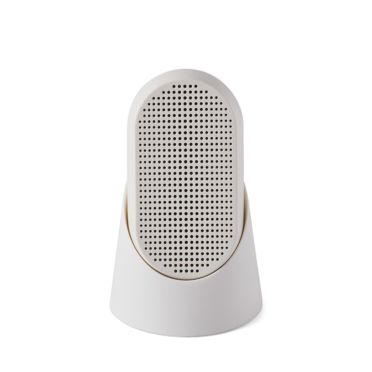 Altavoz blanco con muchos agujeros. Está sobre una base blanca.