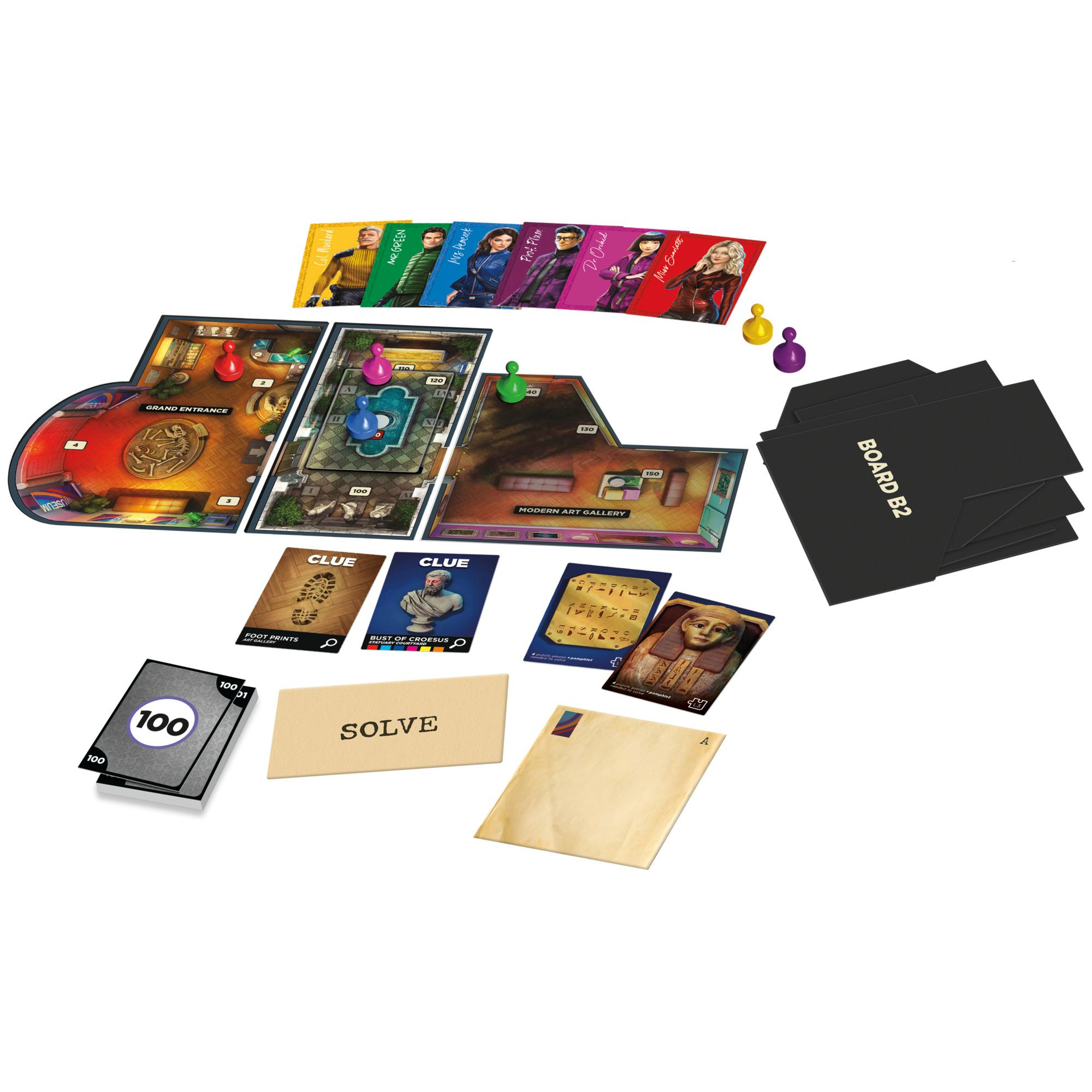 Juego de mesa Cluedo con piezas, cartas y un sobre de solución sobre una superficie blanca.