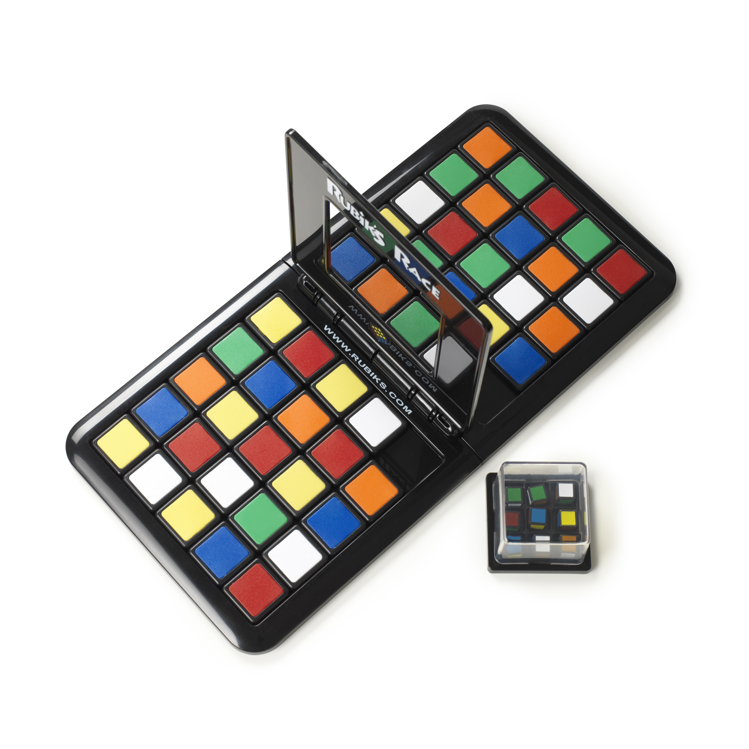 Un tablero de juego Rubik's Race. El tablero tiene cuadrados de colores, con un espejo. El juego es negro.