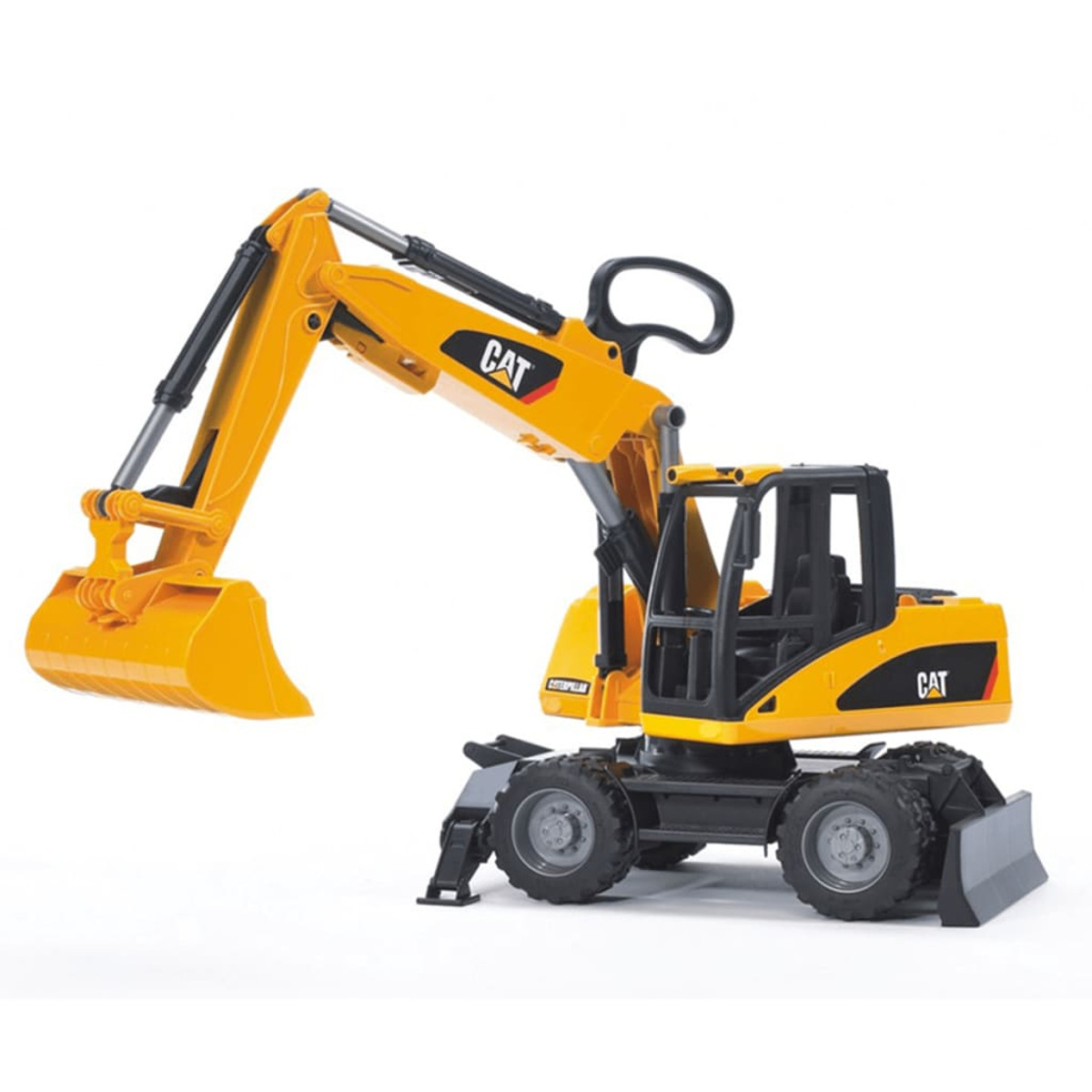 Żółta zabawka CAT koparki z czarnym uchwytem i łyżką na białej powierzchni.