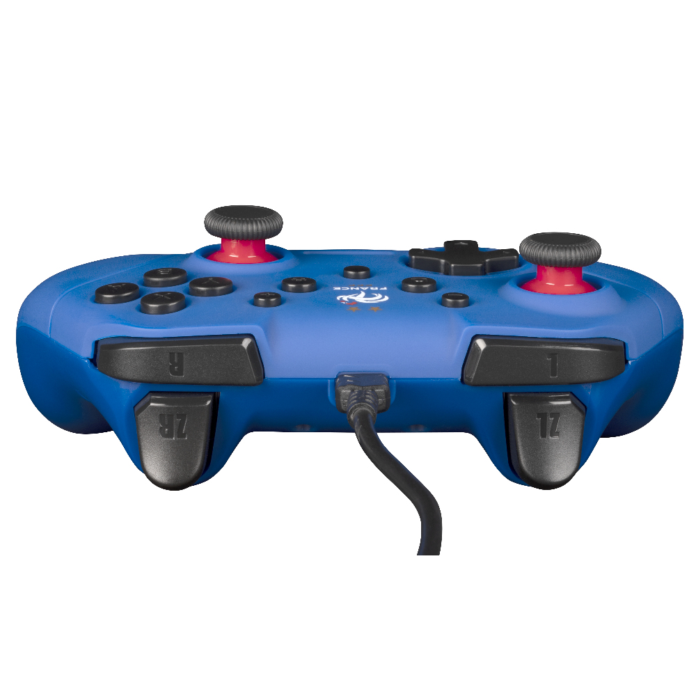 Niebieski kontroler do gier z przyciskami i kablem do ładowania.